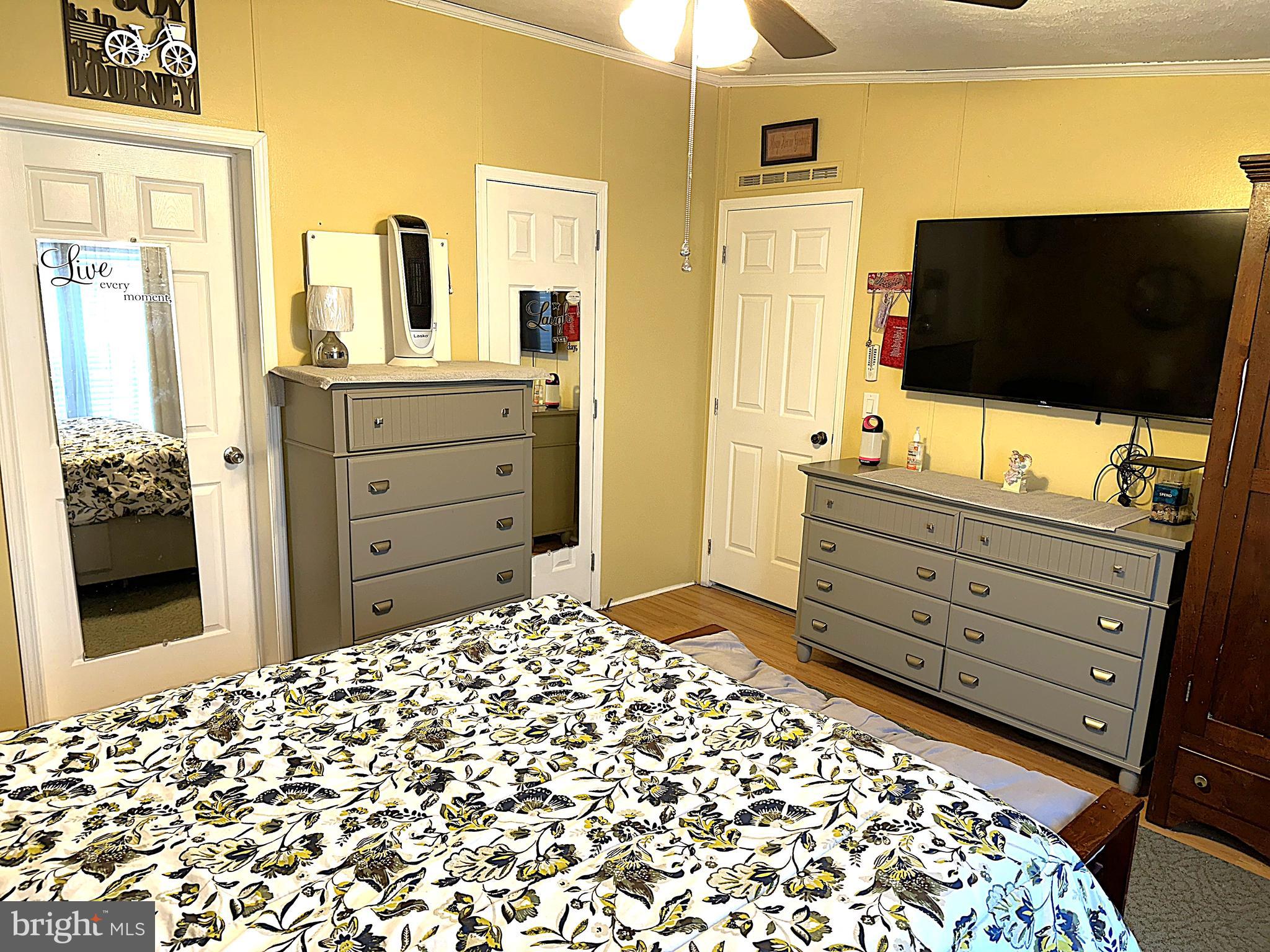 ARUNDEL MOBILE VILLAGE - Residential