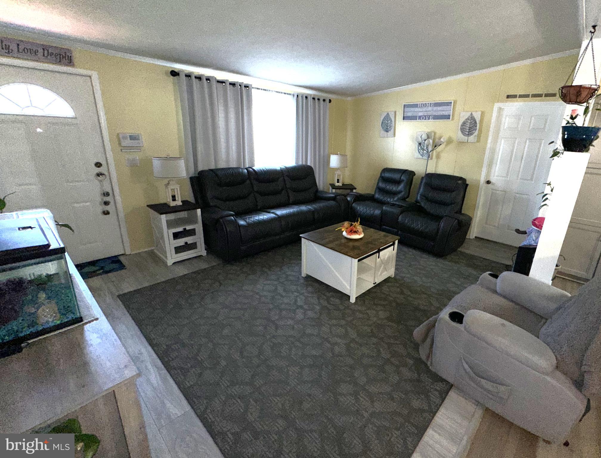 ARUNDEL MOBILE VILLAGE - Residential