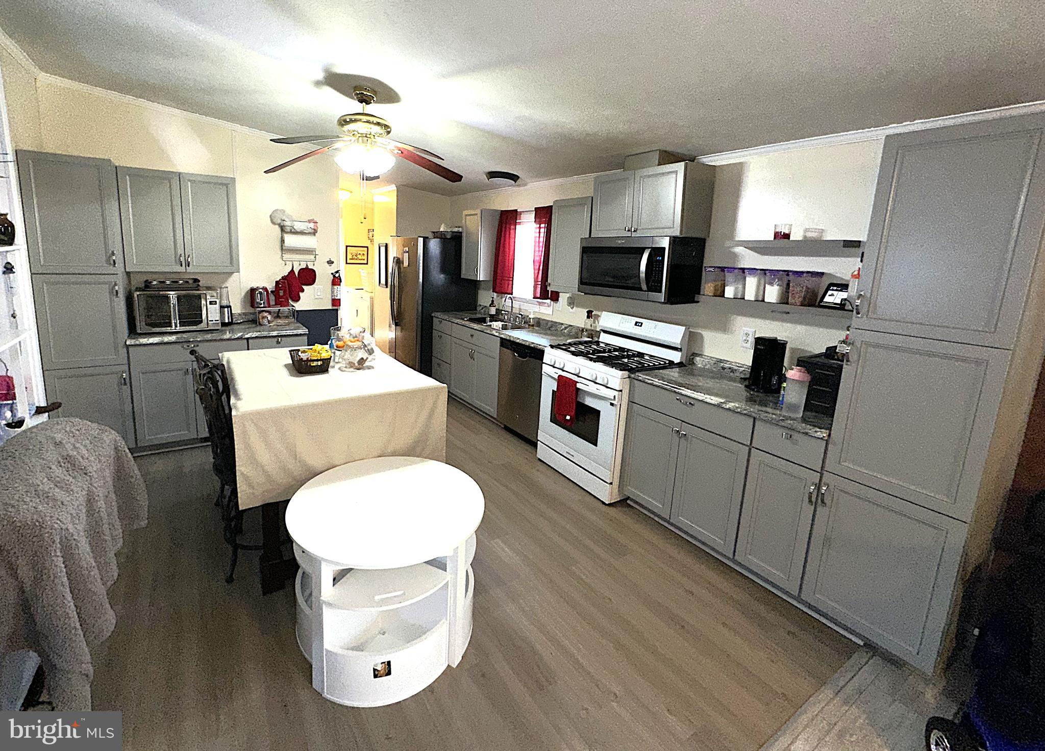 ARUNDEL MOBILE VILLAGE - Residential