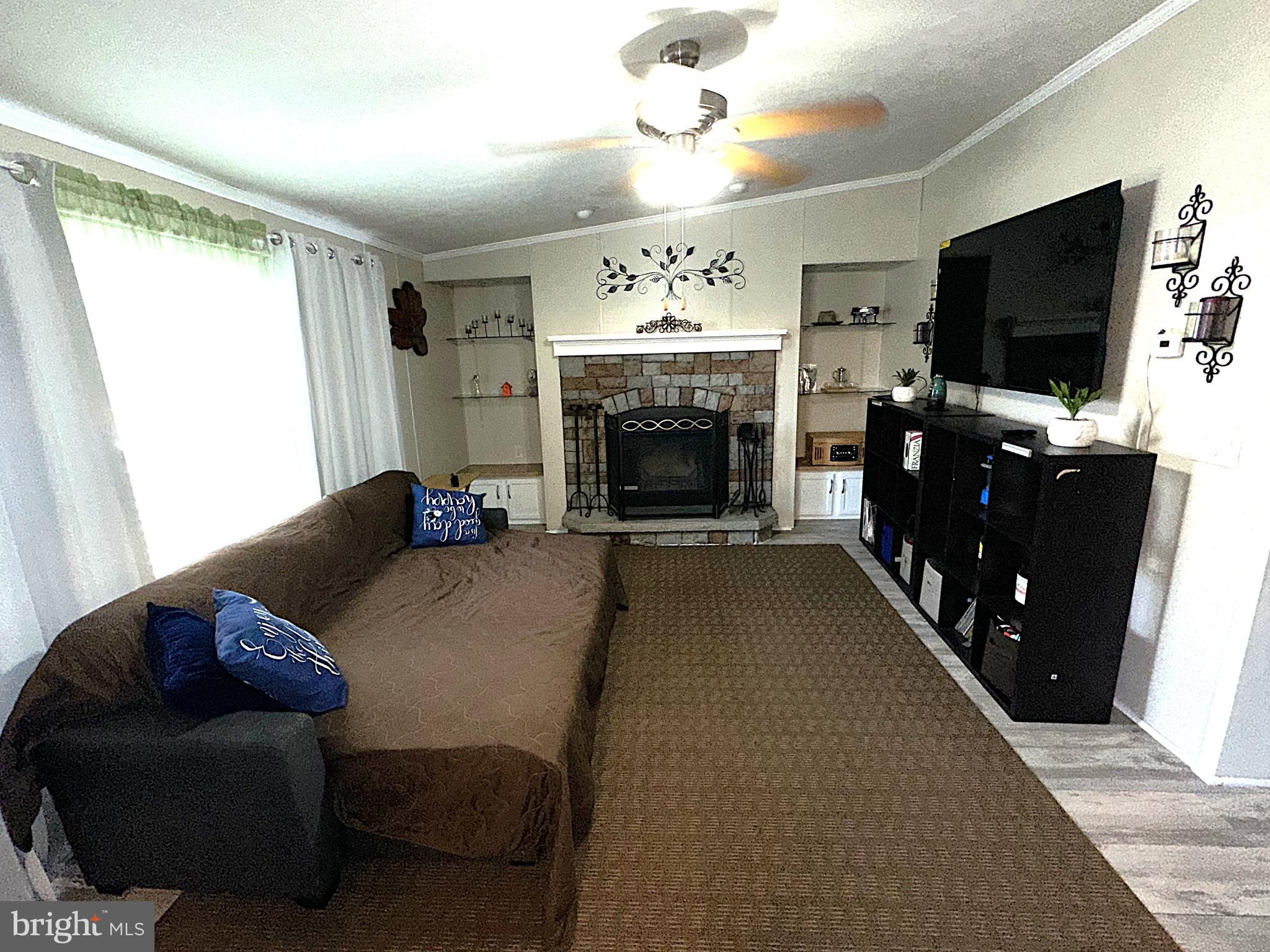 ARUNDEL MOBILE VILLAGE - Residential