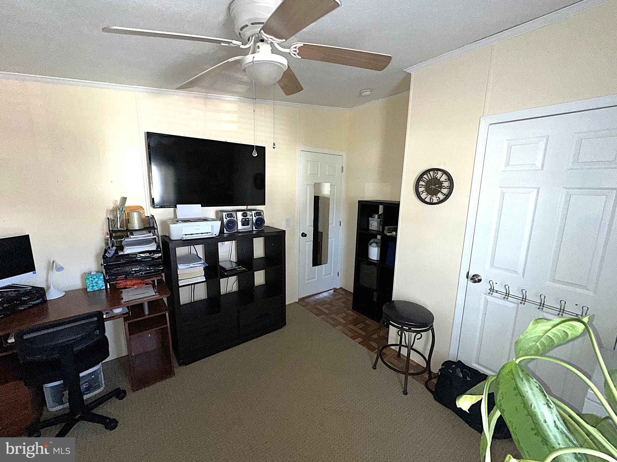 ARUNDEL MOBILE VILLAGE - Residential