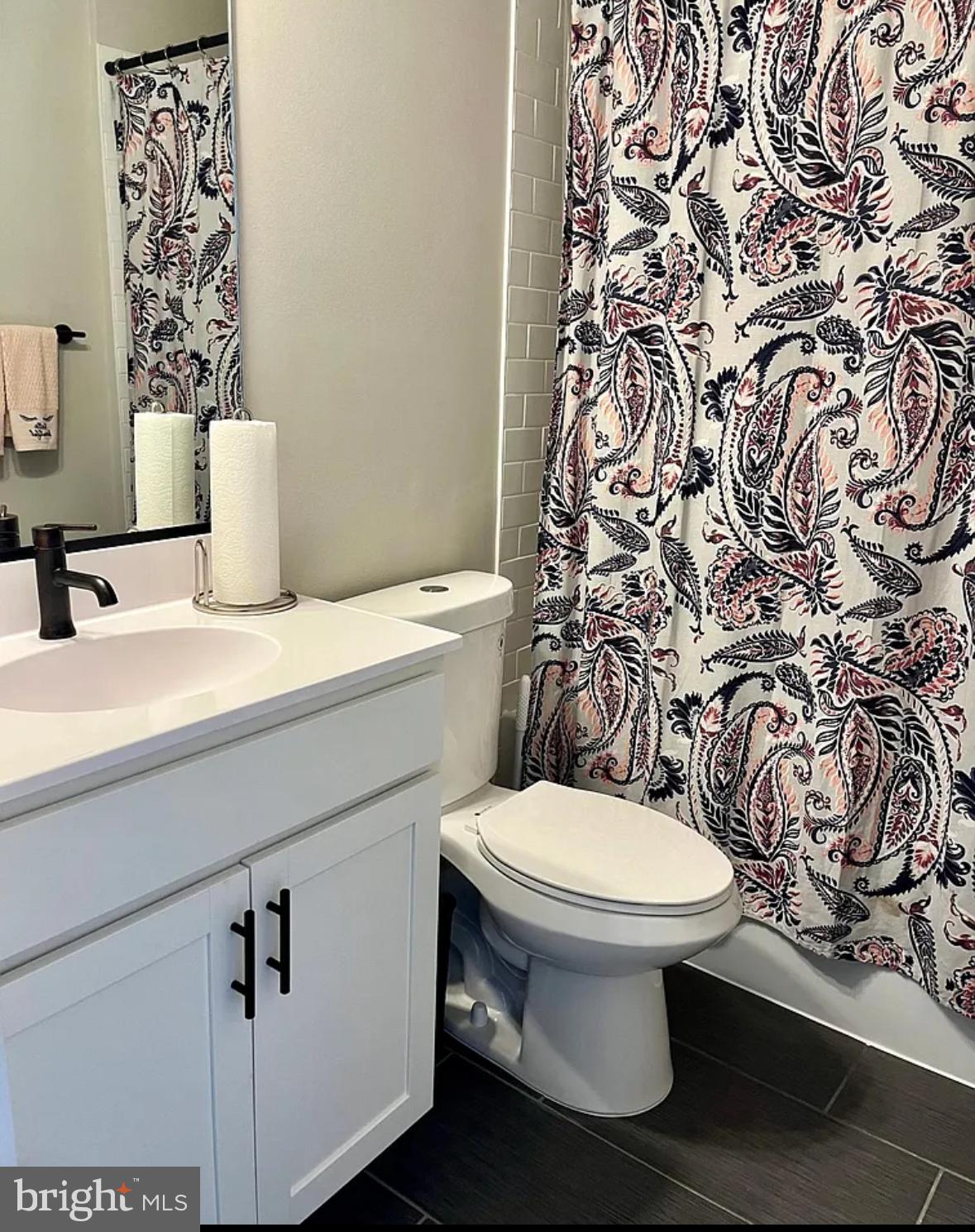 COLUMBIA RUN TOWNHOMES - Residential Lease