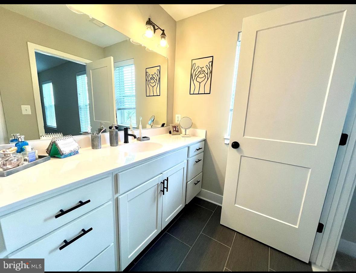 COLUMBIA RUN TOWNHOMES - Residential Lease