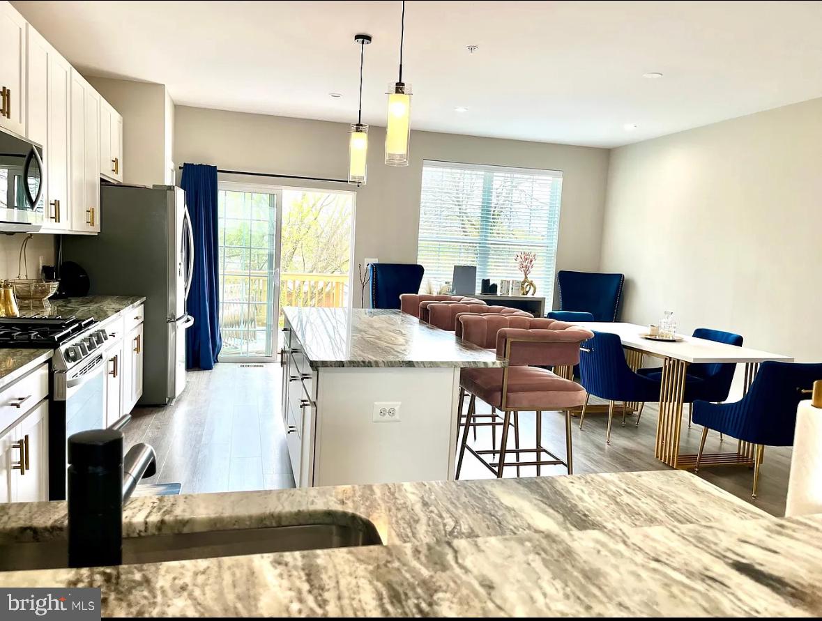 COLUMBIA RUN TOWNHOMES - Residential Lease