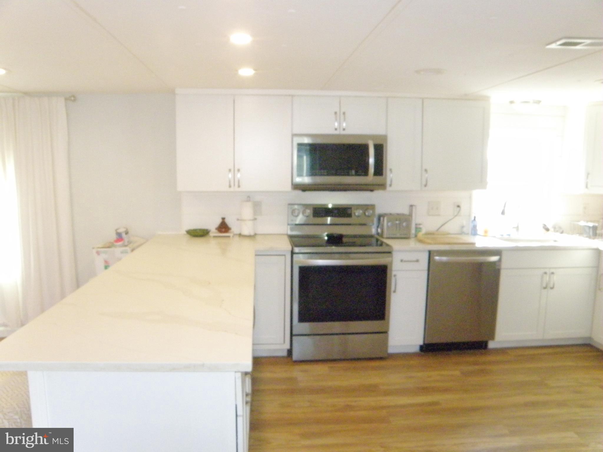 MARINERS COVE - Residential