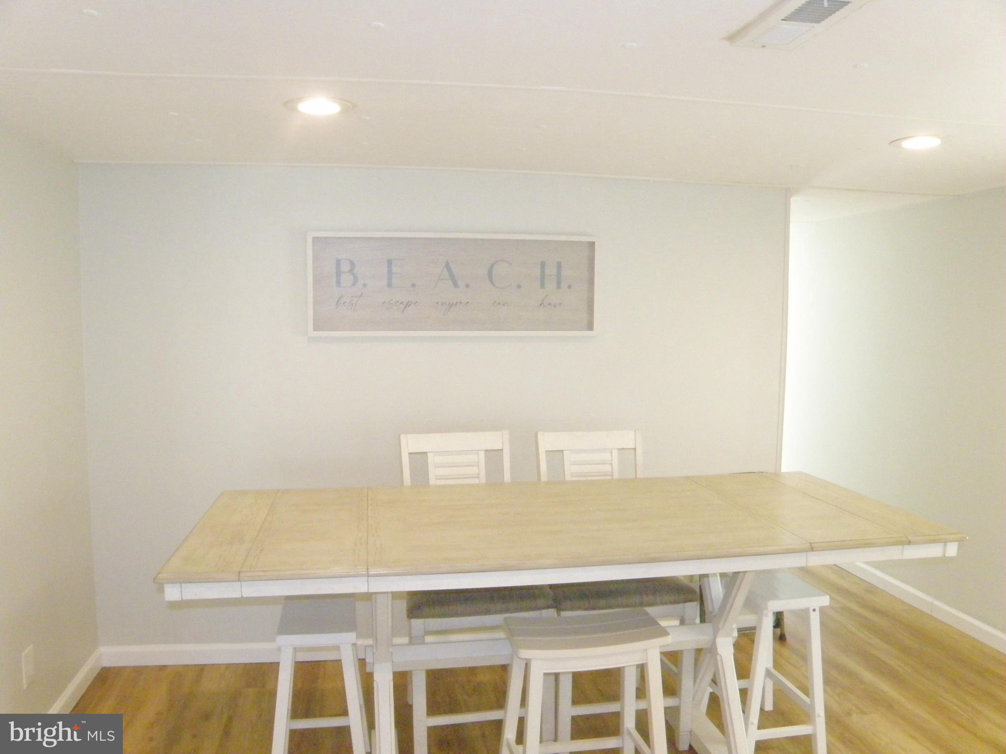 MARINERS COVE - Residential