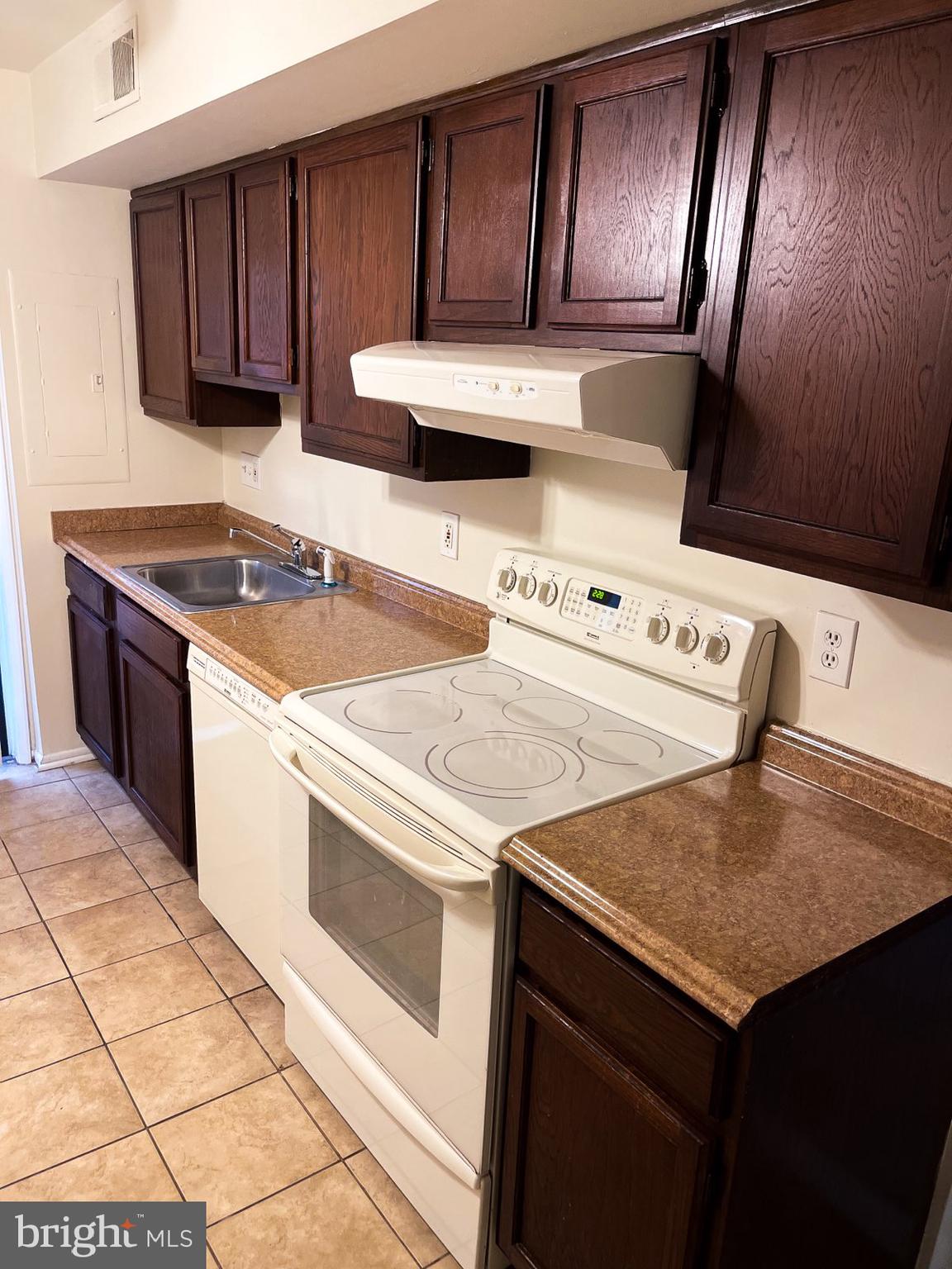 CLARYS FOREST - Residential Lease