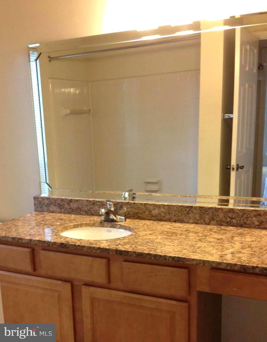 FOUNTAINS AT MCLEAN - Residential Lease