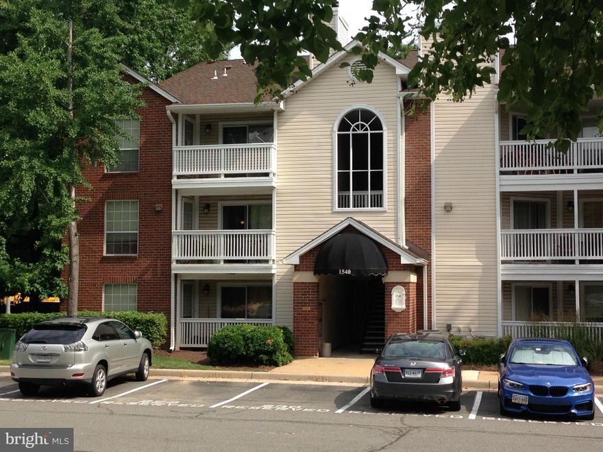 Grea Location in Tysons /Silver line- Updated condo w/ balcony.  Features: wood floors, granite & stainless steel kitchen appl, full-sized washer & dryer in unit, new windows. Bath w/ granite & 60in vanity. LR w/ wood burning fireplace, built-in shelves, & slider to balcony. Assigned parking in front of door. Pool, fitness center. Next to 24 hr Harris Teeter, Starbucks, Galleria + Rt 66, 7, &495