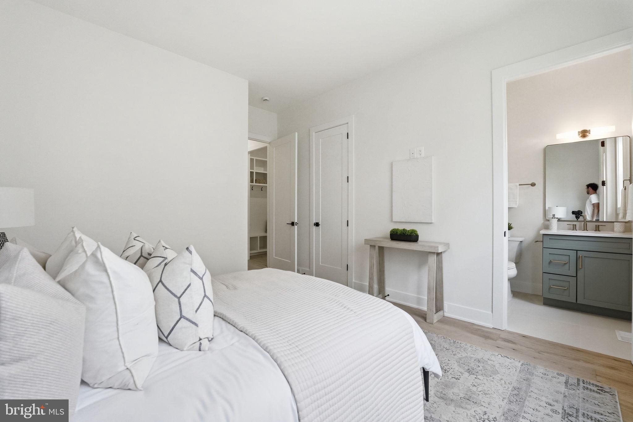 PIMMIT HILLS - Residential