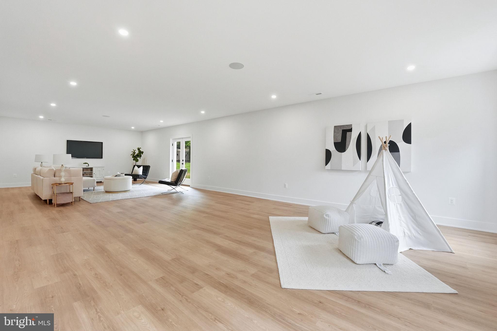 PIMMIT HILLS - Residential