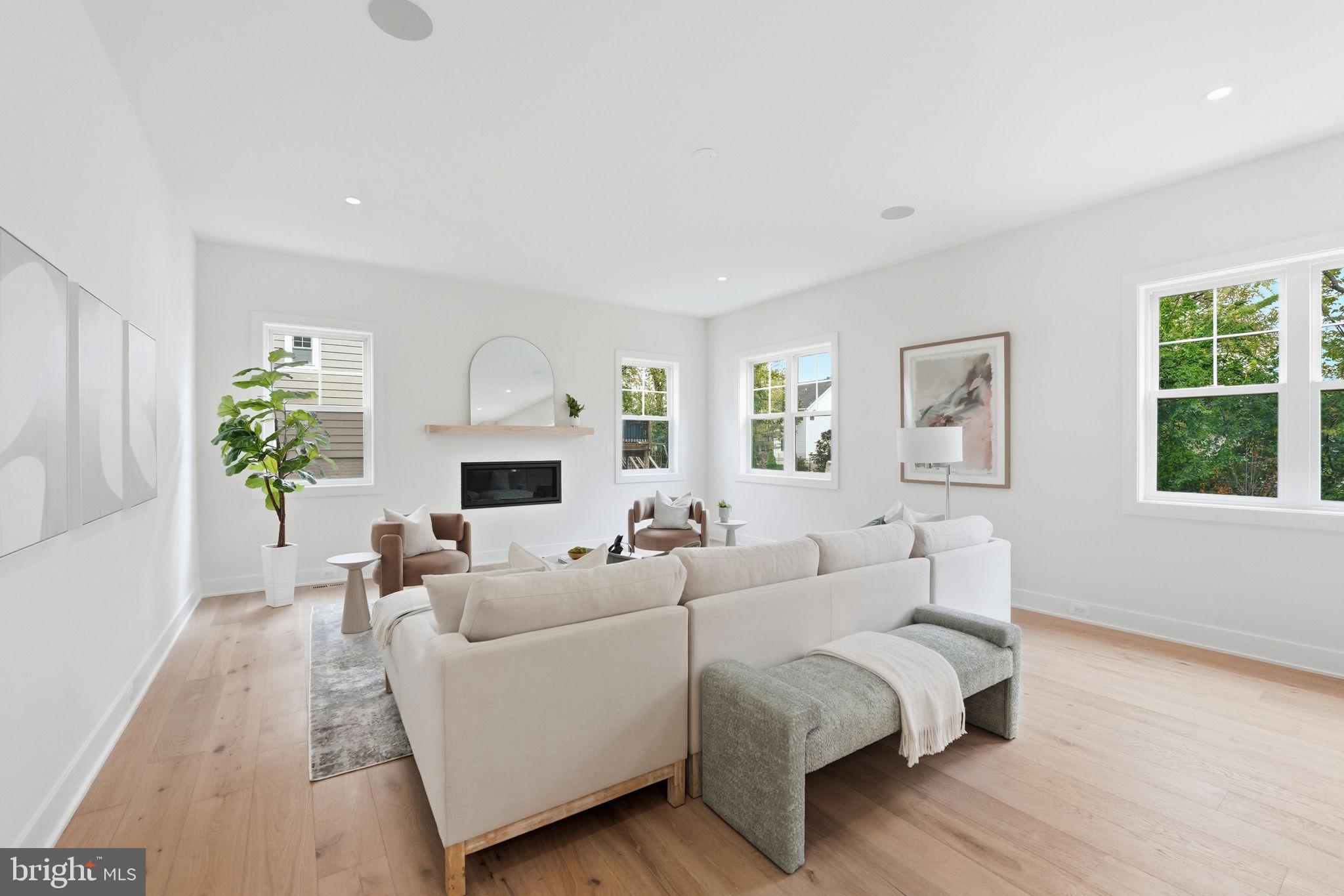 PIMMIT HILLS - Residential