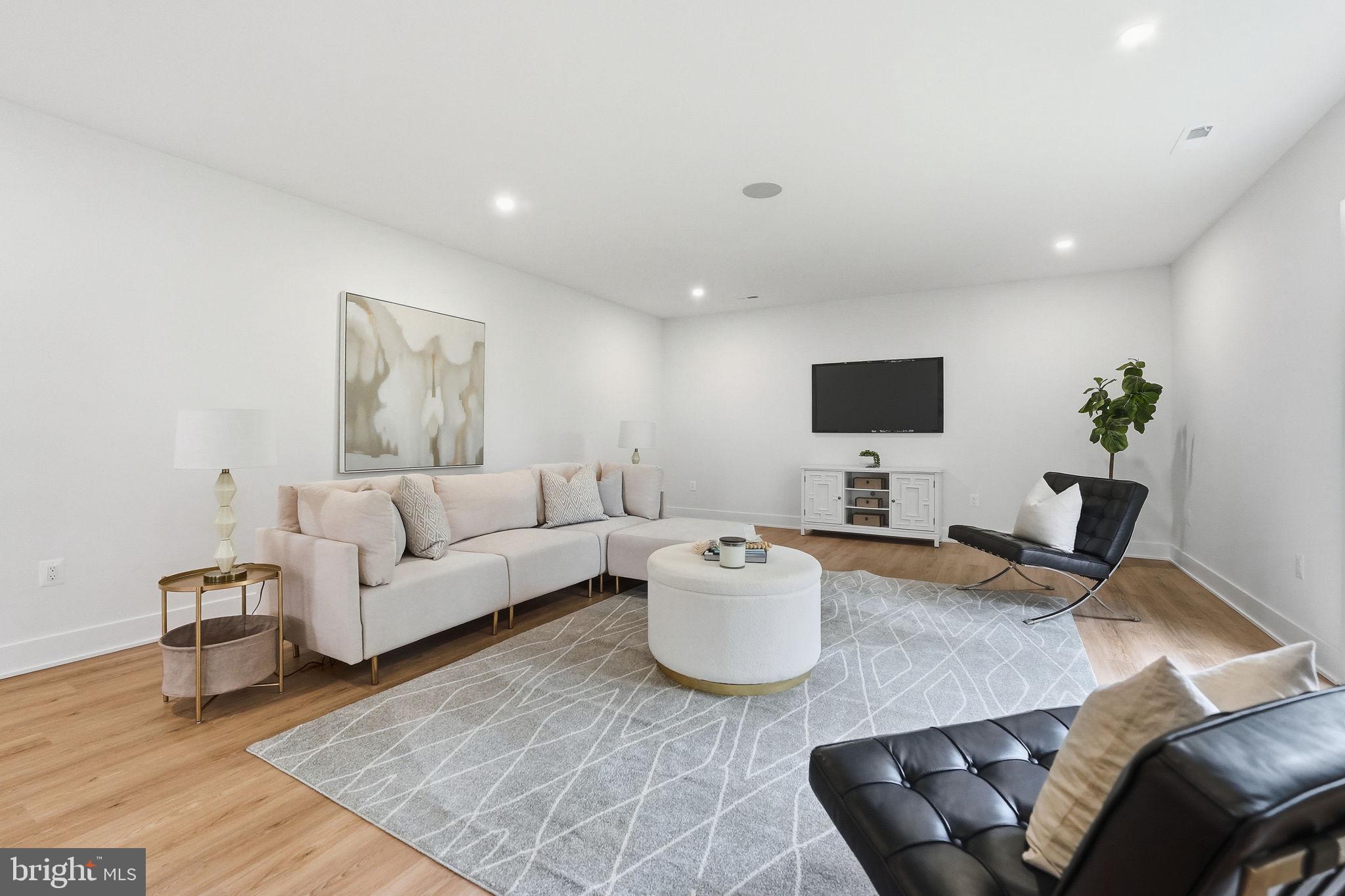 PIMMIT HILLS - Residential