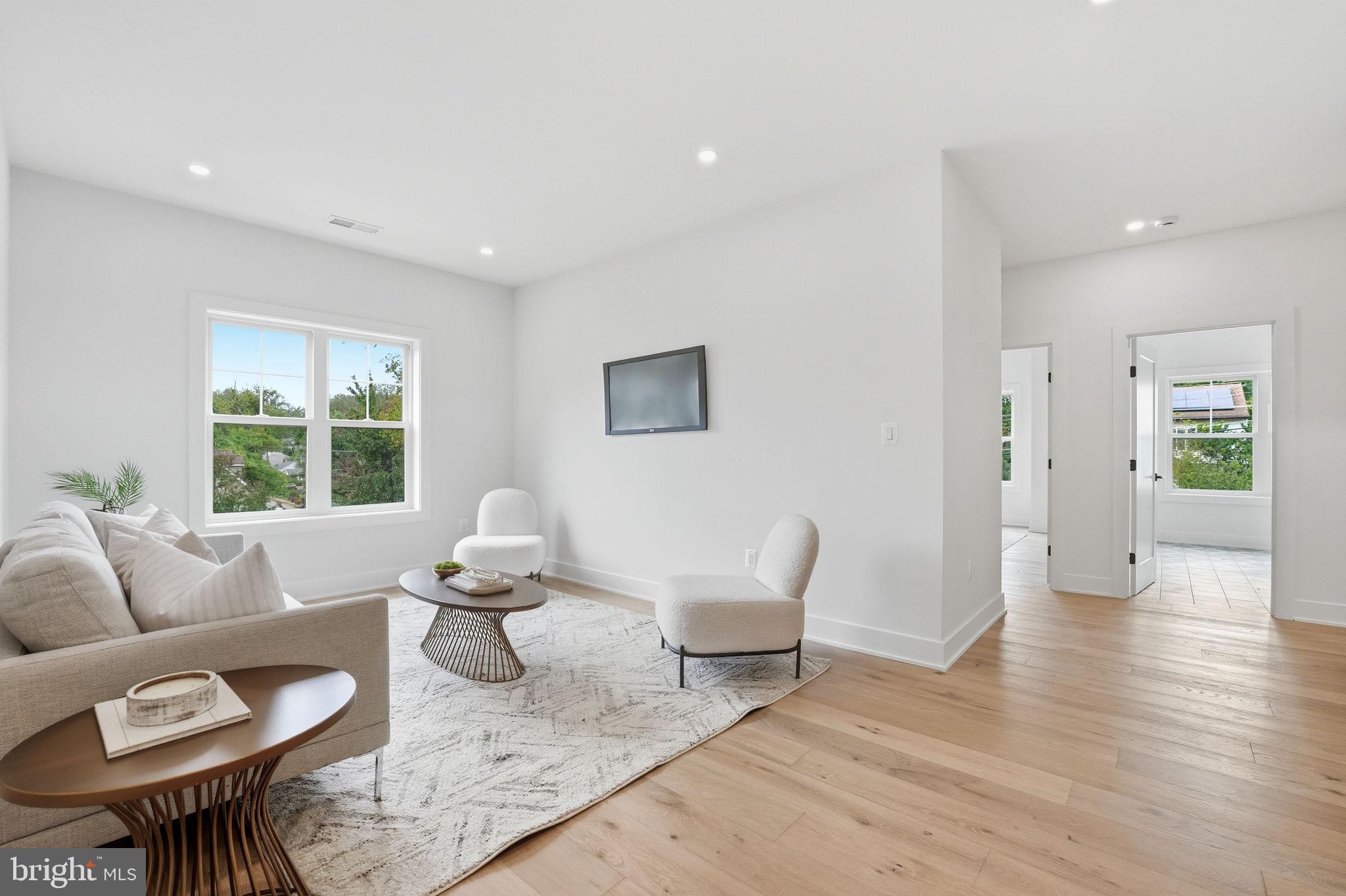 PIMMIT HILLS - Residential