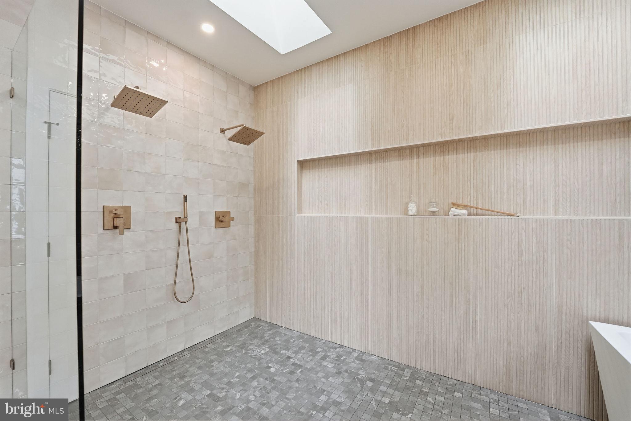 PIMMIT HILLS - Residential