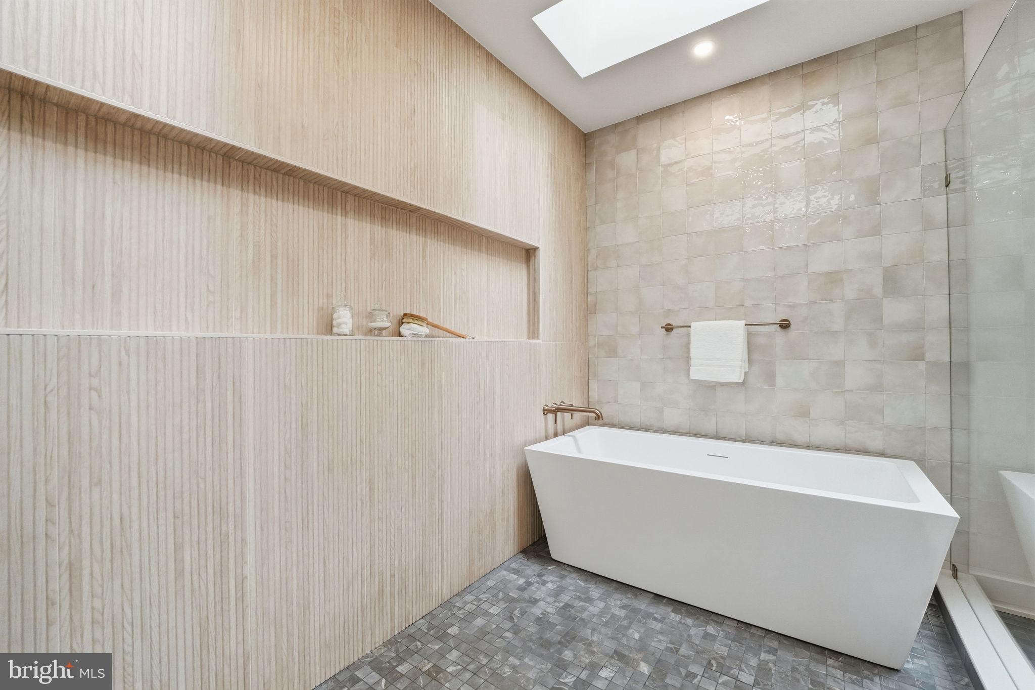 PIMMIT HILLS - Residential