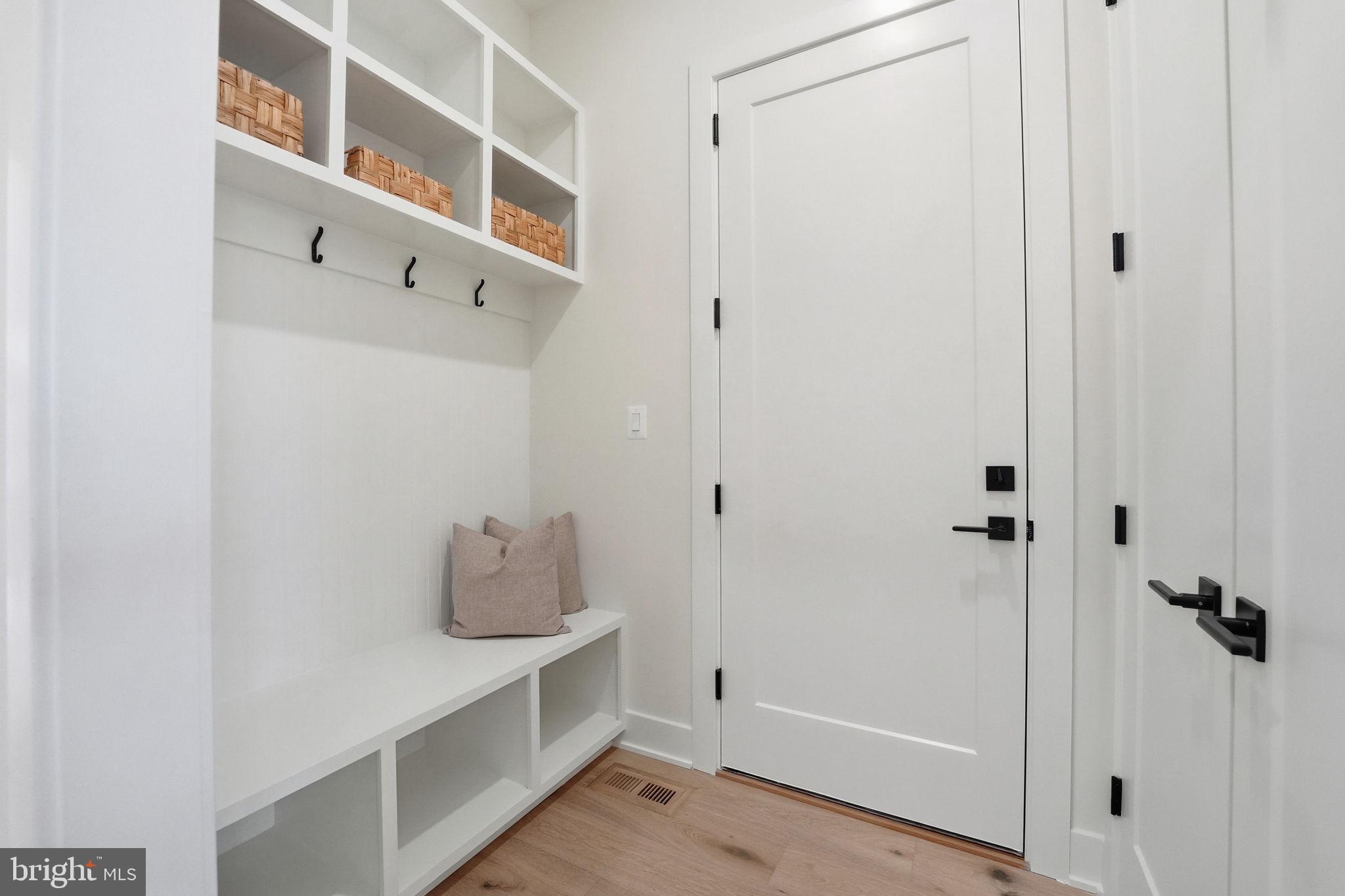 PIMMIT HILLS - Residential