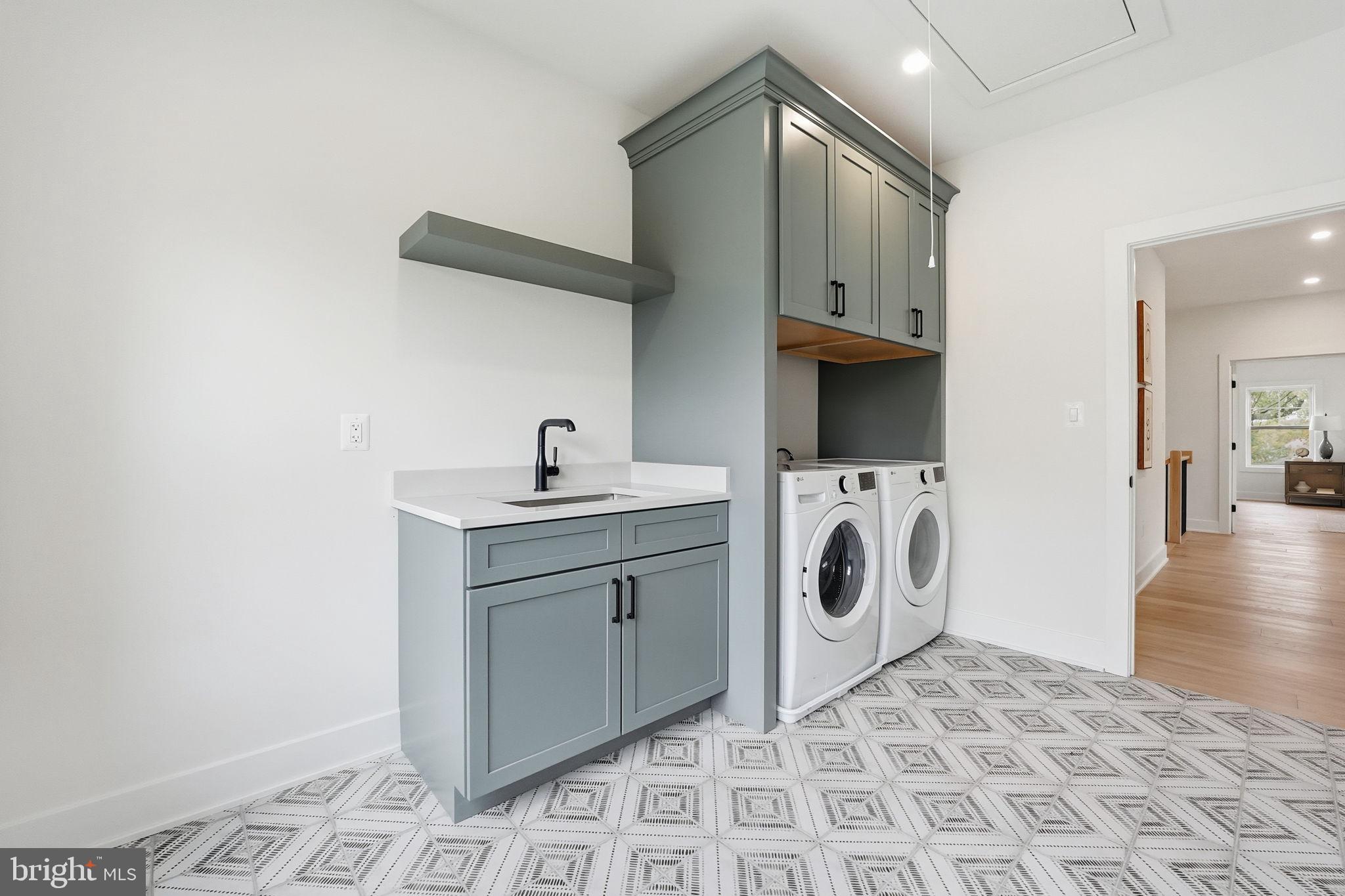 PIMMIT HILLS - Residential