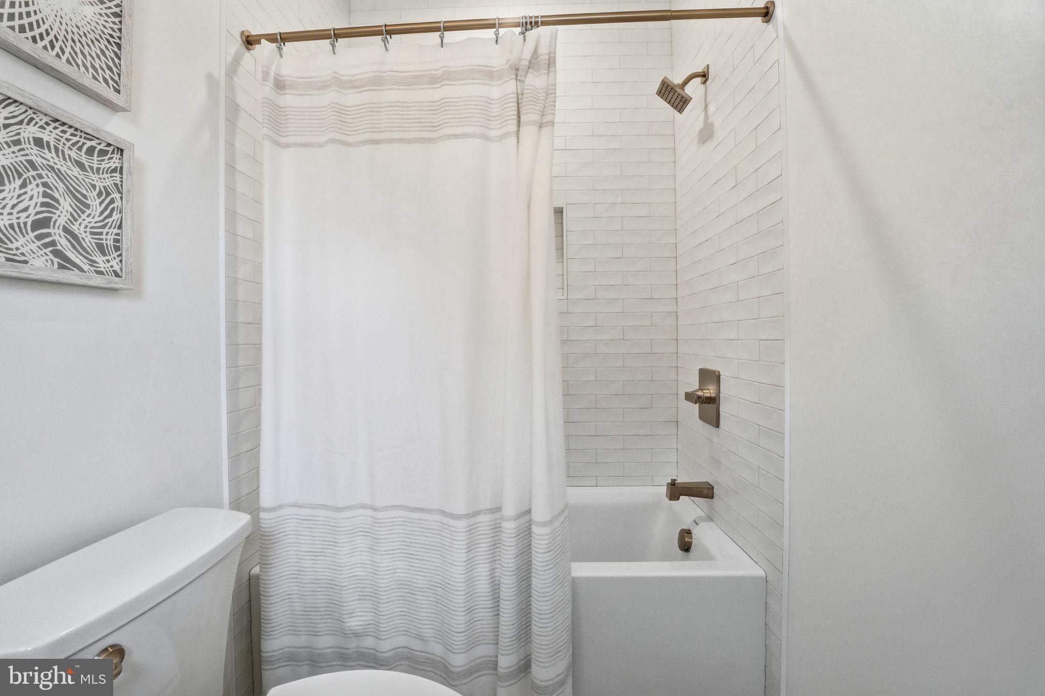 PIMMIT HILLS - Residential