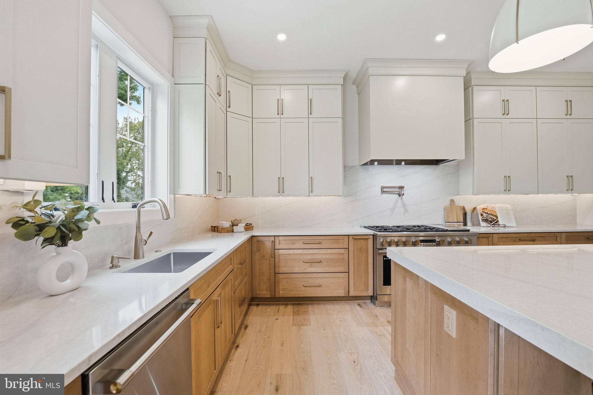 PIMMIT HILLS - Residential