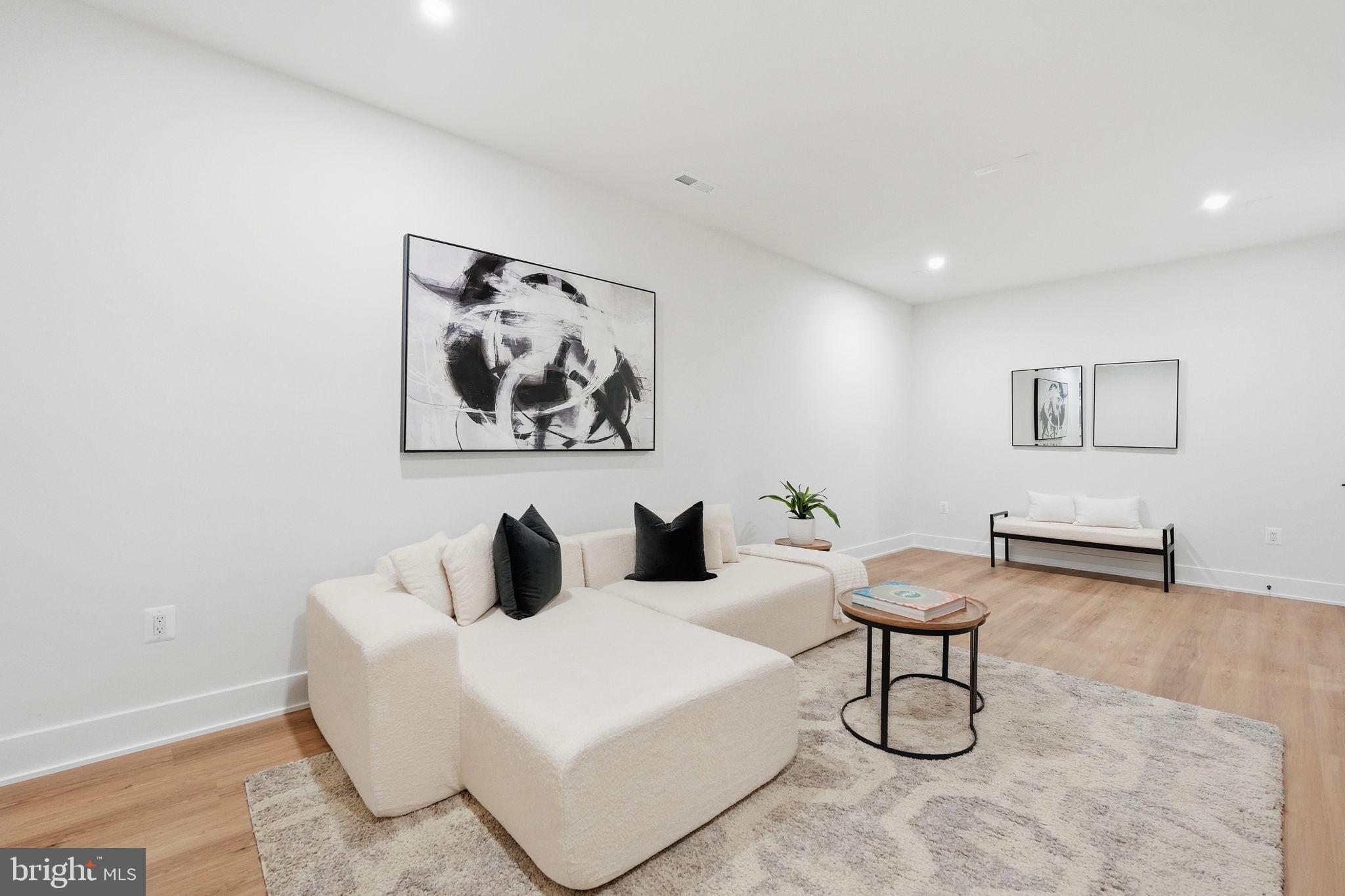 PIMMIT HILLS - Residential