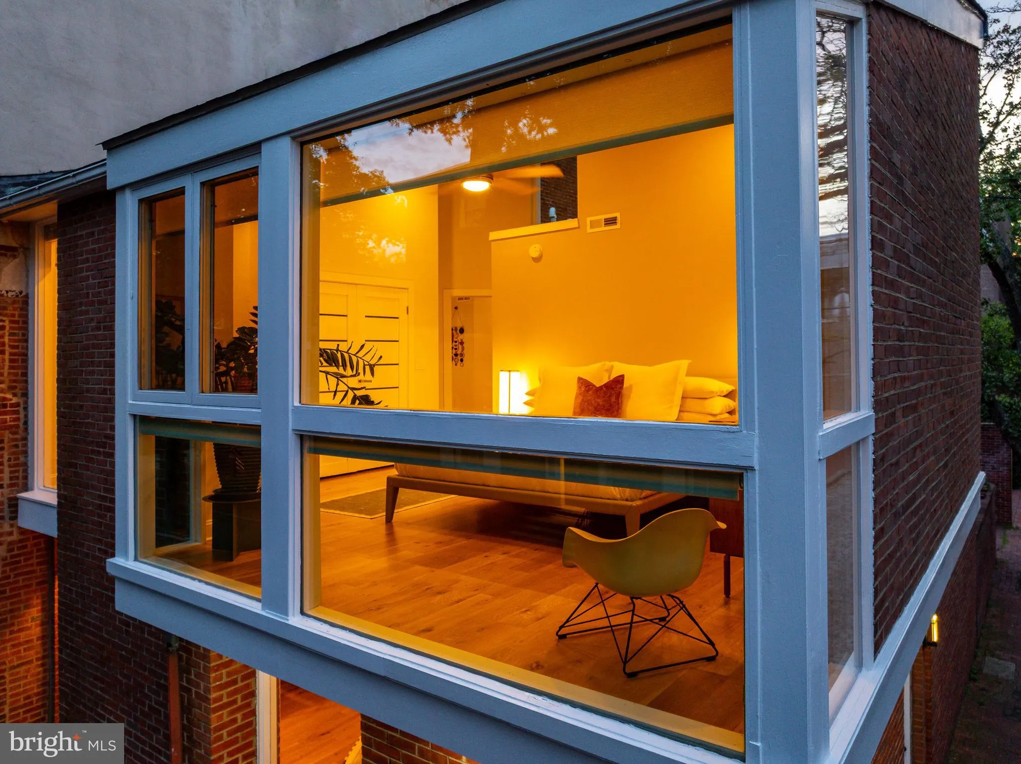 Philadelphia, Pennsylvania 19106, United States, 2 Bedrooms Bedrooms, ,3 BathroomsBathrooms,Residential,Pending,212247