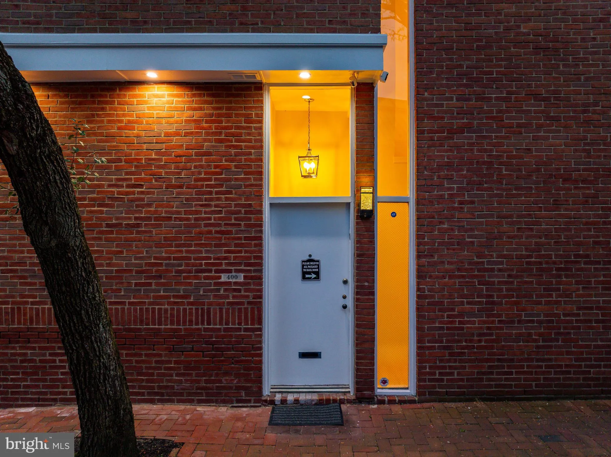 Philadelphia, Pennsylvania 19106, United States, 2 Bedrooms Bedrooms, ,3 BathroomsBathrooms,Residential,Pending,212247