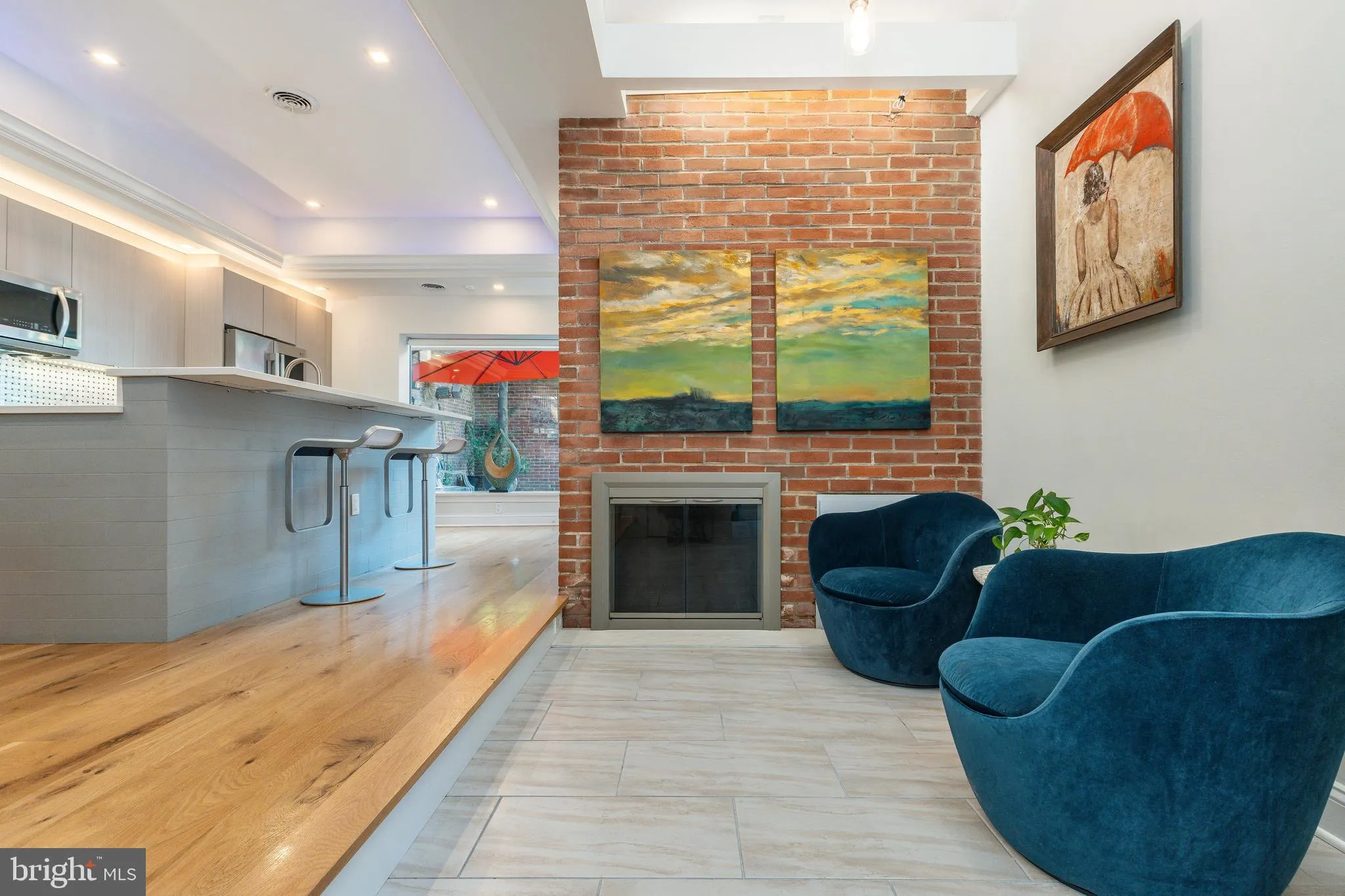 Philadelphia, Pennsylvania 19106, United States, 2 Bedrooms Bedrooms, ,3 BathroomsBathrooms,Residential,Pending,212247