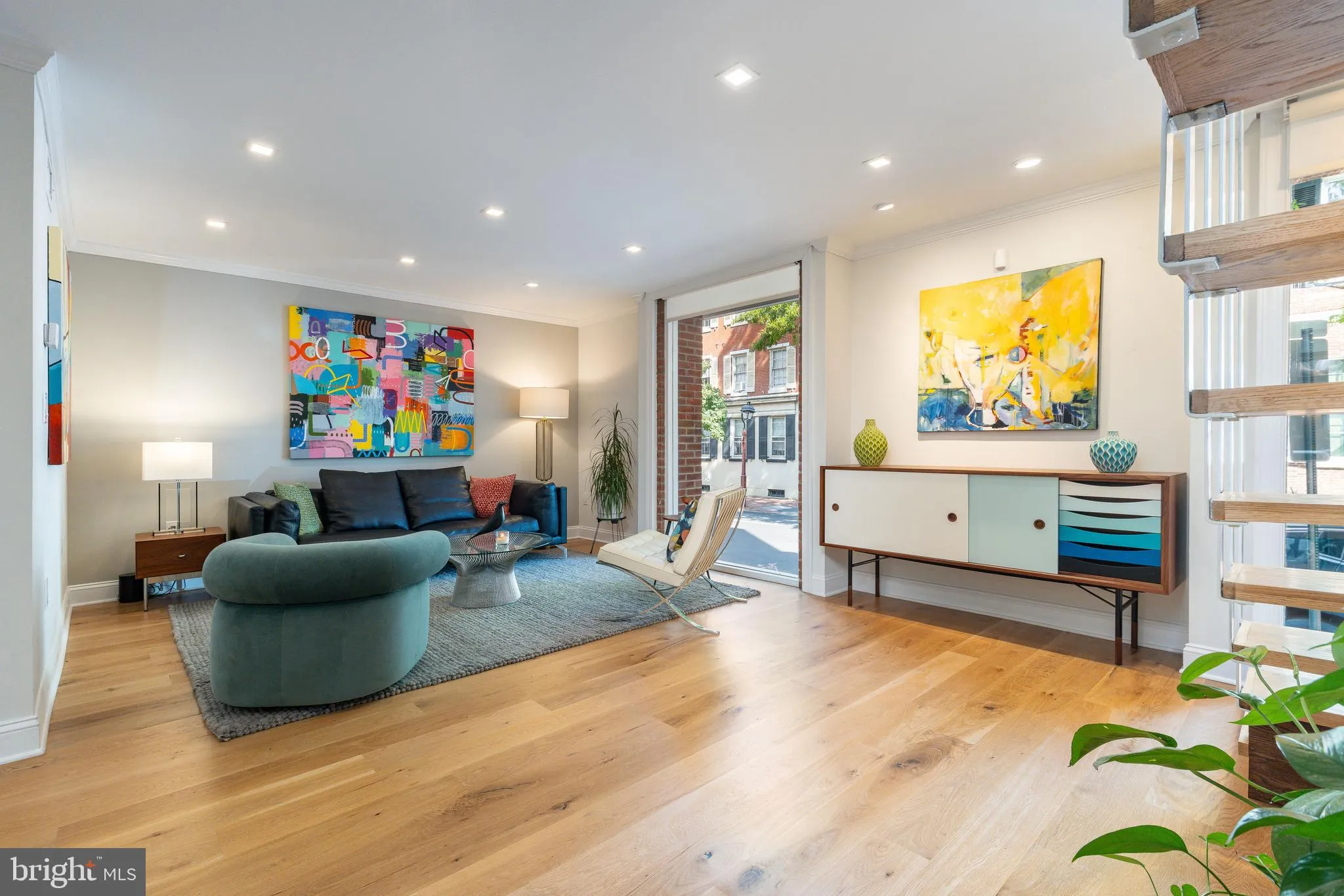 Philadelphia, Pennsylvania 19106, United States, 2 Bedrooms Bedrooms, ,3 BathroomsBathrooms,Residential,Pending,212247