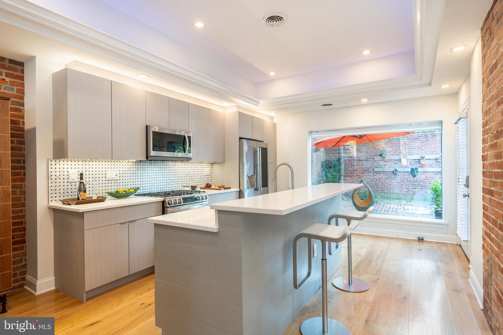 SOCIETY HILL - Residential