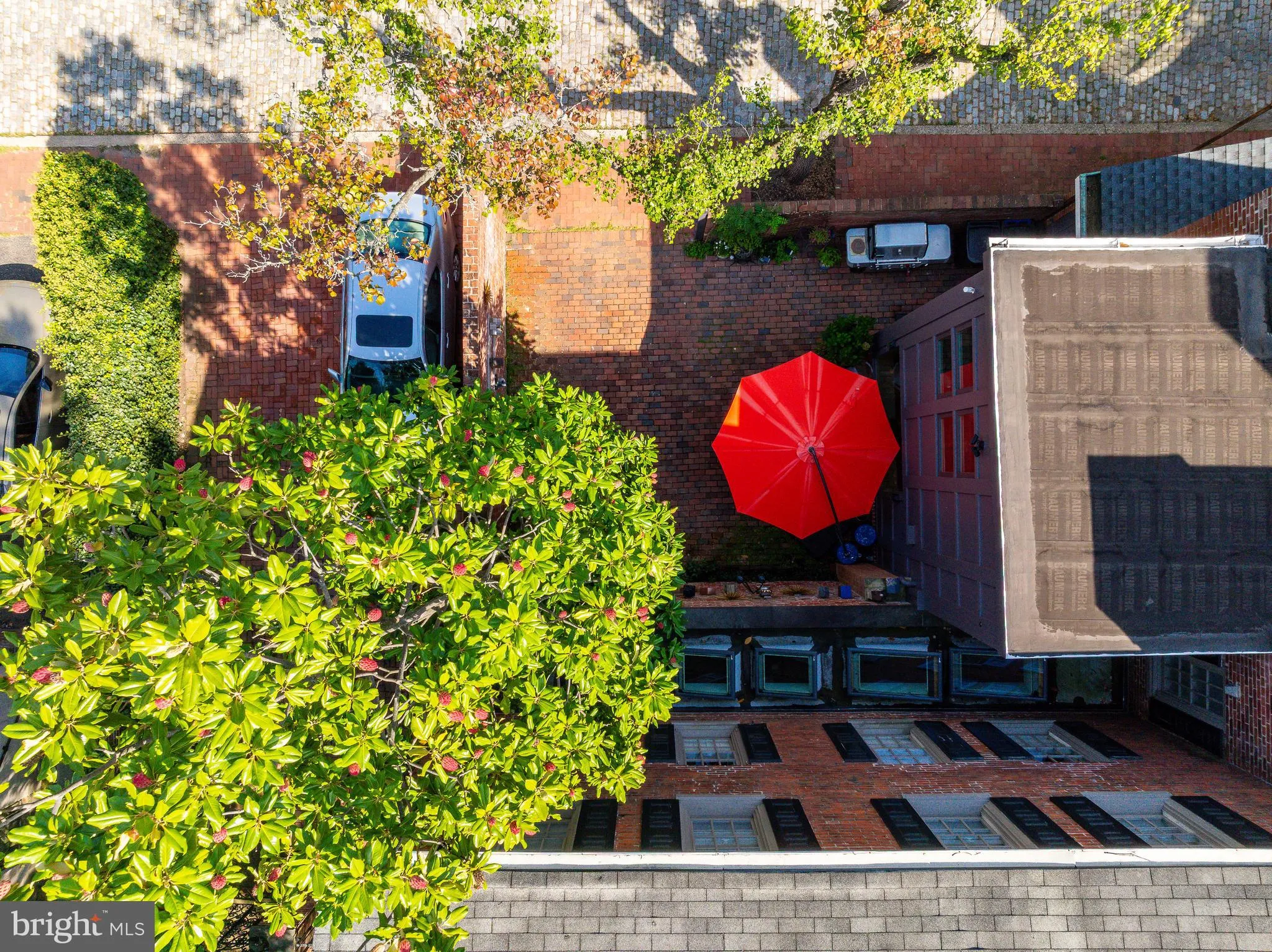 Philadelphia, Pennsylvania 19106, United States, 2 Bedrooms Bedrooms, ,3 BathroomsBathrooms,Residential,Pending,212247