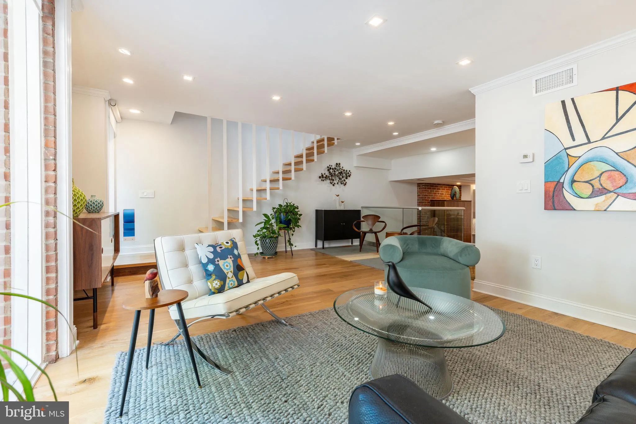 Philadelphia, Pennsylvania 19106, United States, 2 Bedrooms Bedrooms, ,3 BathroomsBathrooms,Residential,Pending,212247