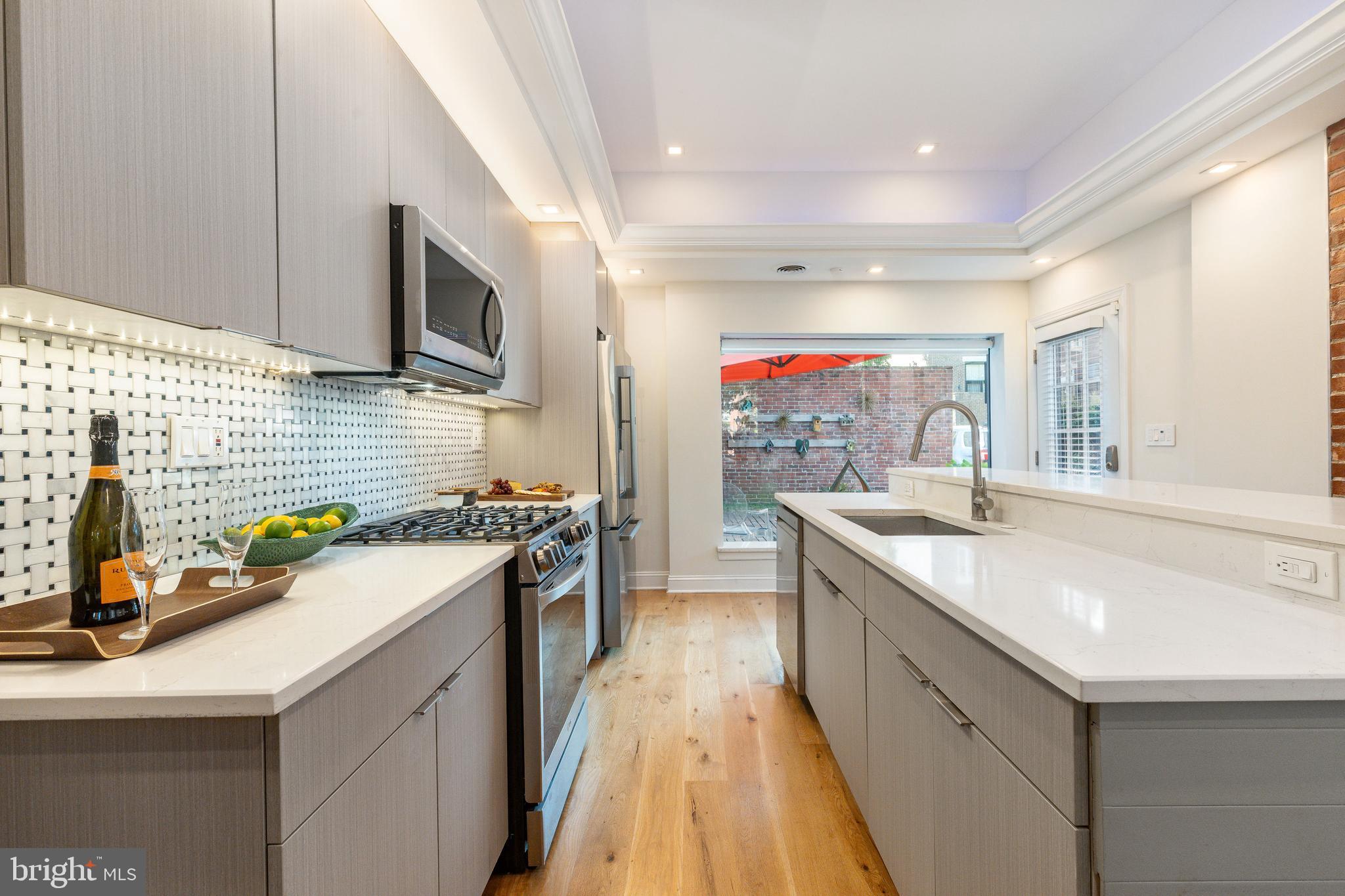 SOCIETY HILL - Residential