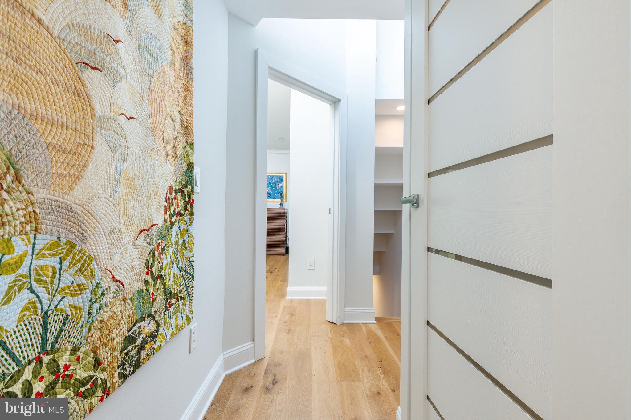 SOCIETY HILL - Residential