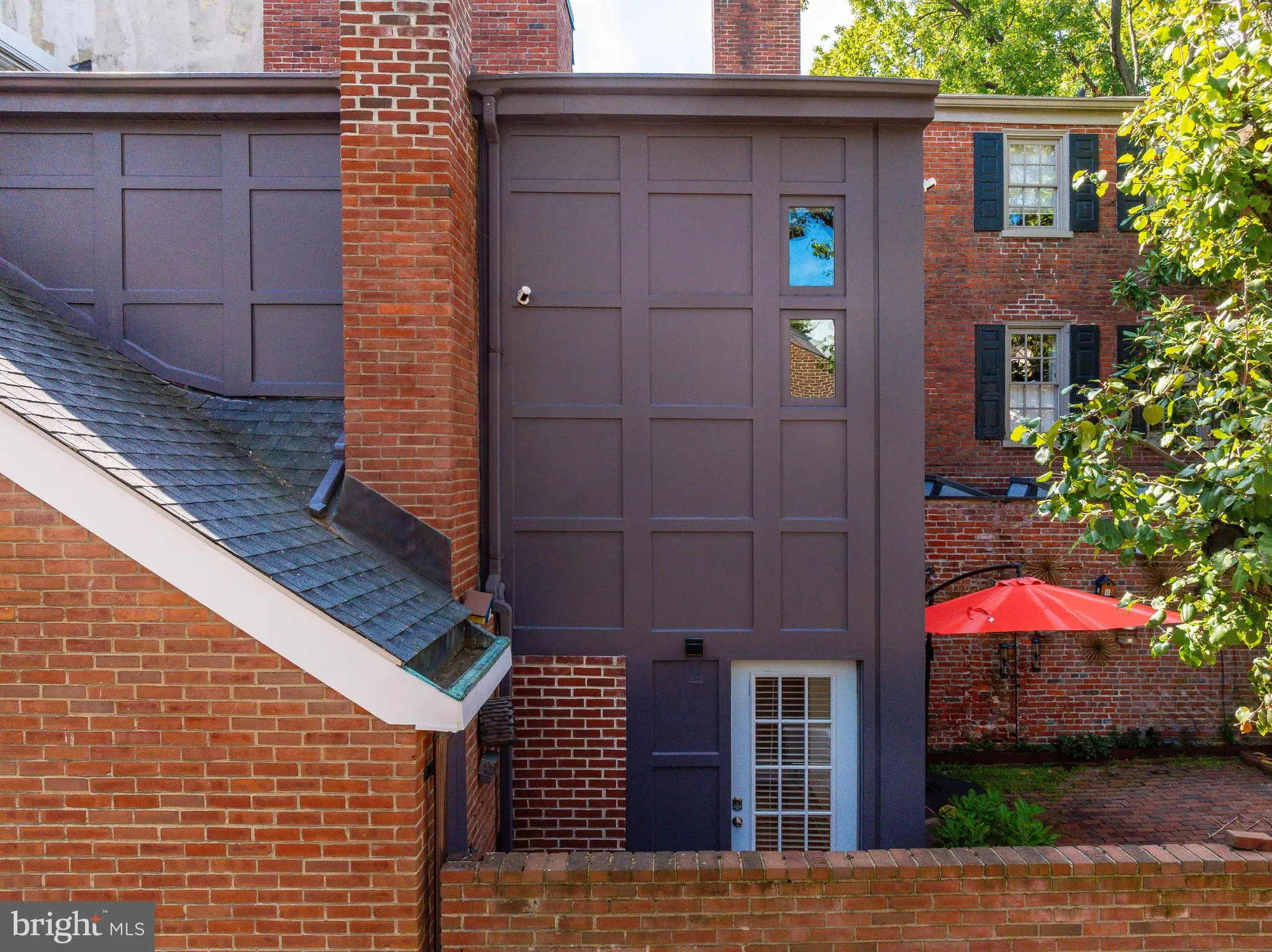 Philadelphia, Pennsylvania 19106, United States, 2 Bedrooms Bedrooms, ,3 BathroomsBathrooms,Residential,Pending,212247