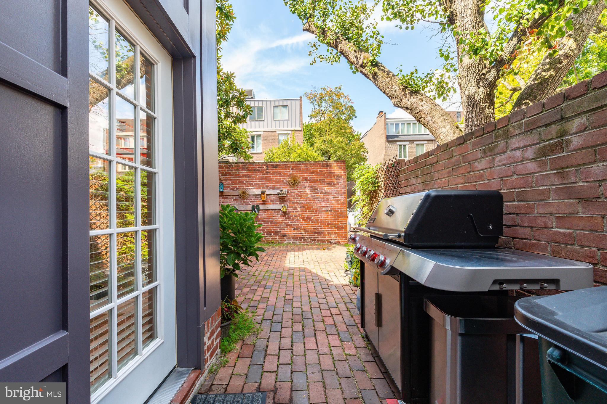 SOCIETY HILL - Residential