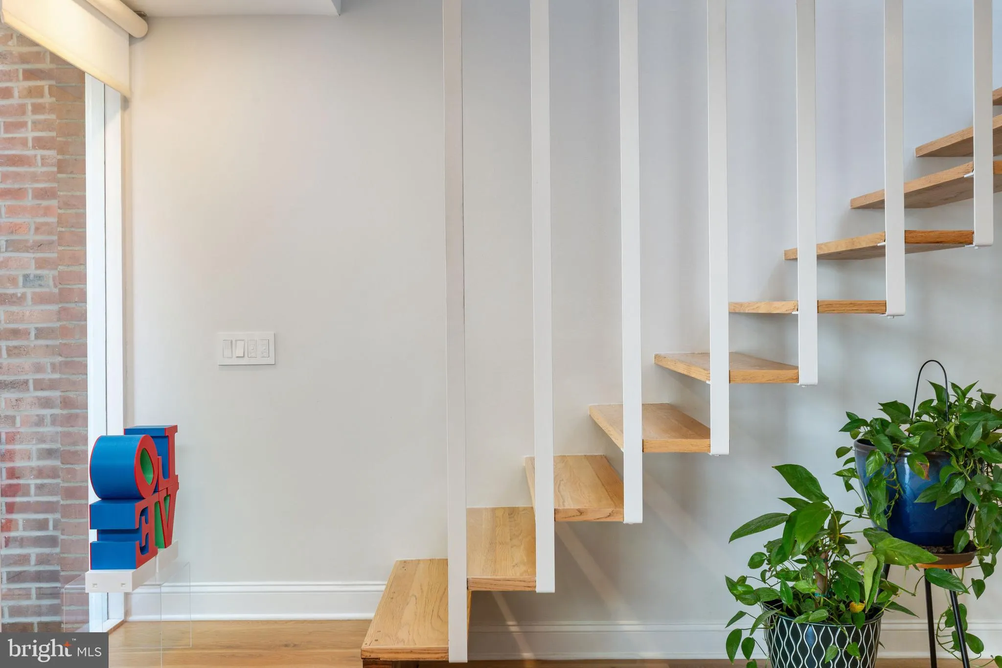 Philadelphia, Pennsylvania 19106, United States, 2 Bedrooms Bedrooms, ,3 BathroomsBathrooms,Residential,Pending,212247