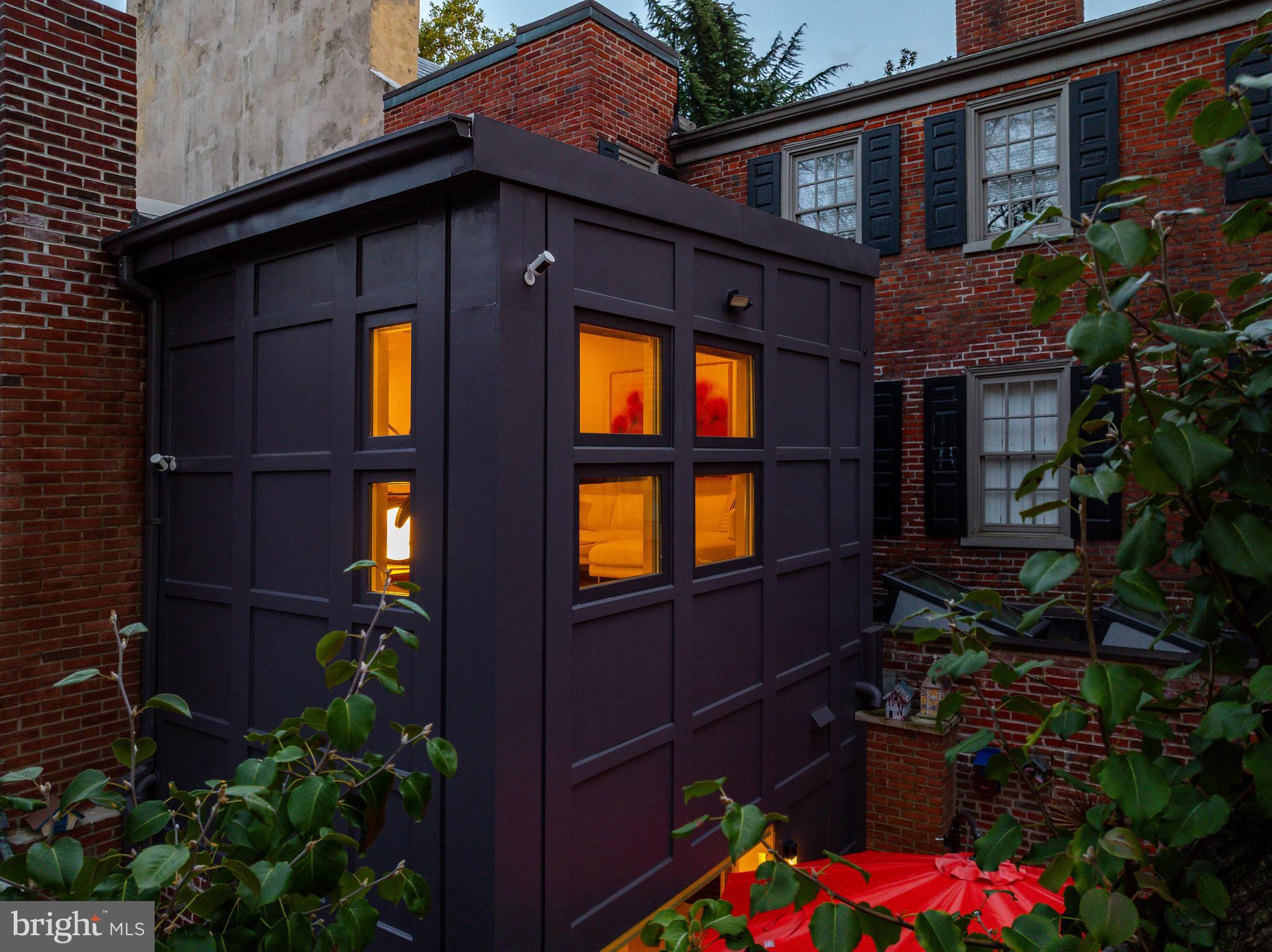 SOCIETY HILL - Residential