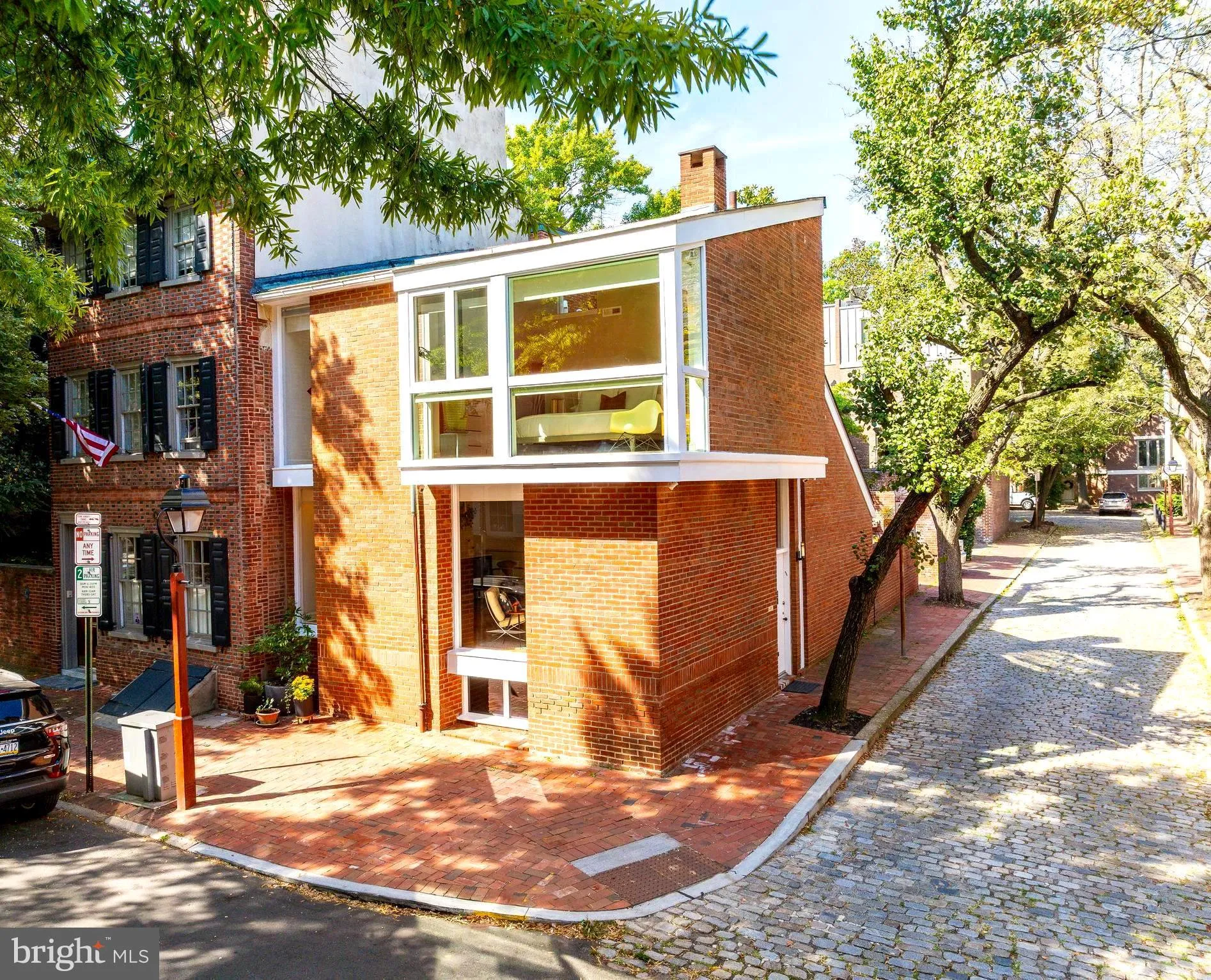 Philadelphia, Pennsylvania 19106, United States, 2 Bedrooms Bedrooms, ,3 BathroomsBathrooms,Residential,Pending,212247