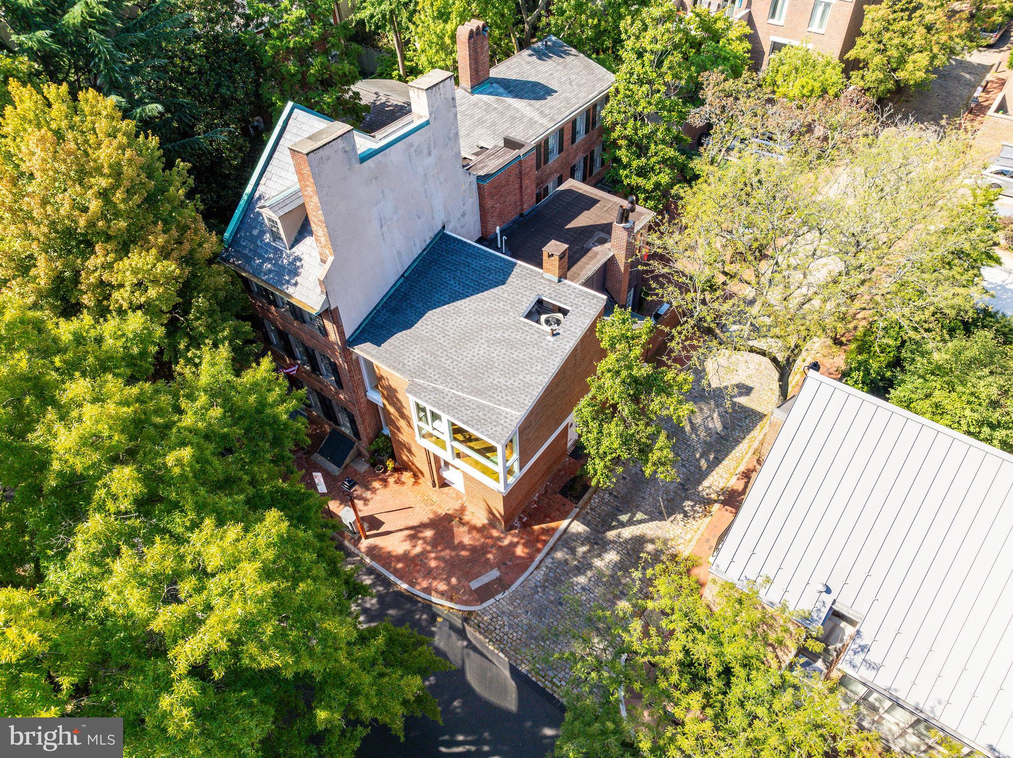 SOCIETY HILL - Residential