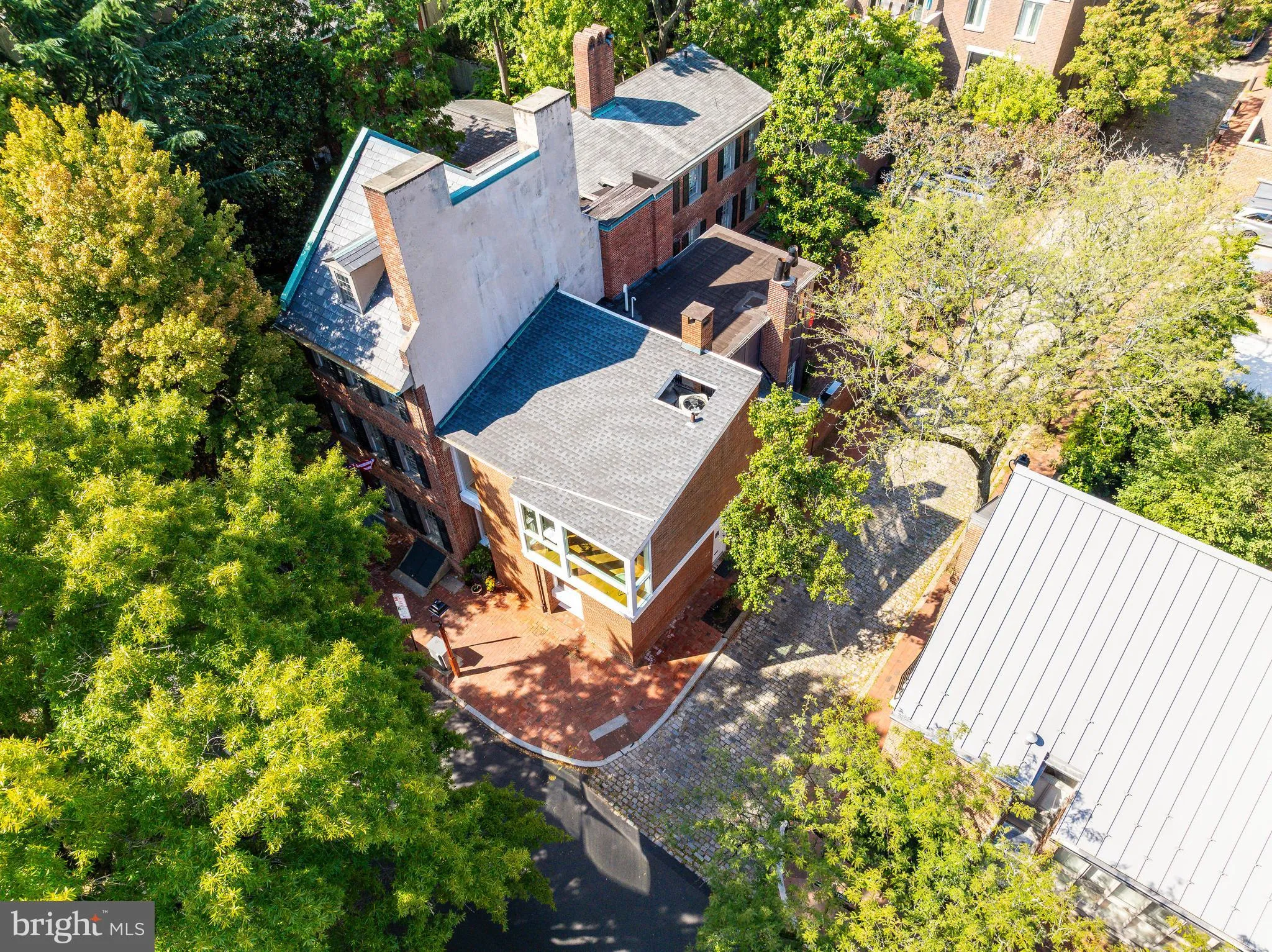 Philadelphia, Pennsylvania 19106, United States, 2 Bedrooms Bedrooms, ,3 BathroomsBathrooms,Residential,Pending,212247