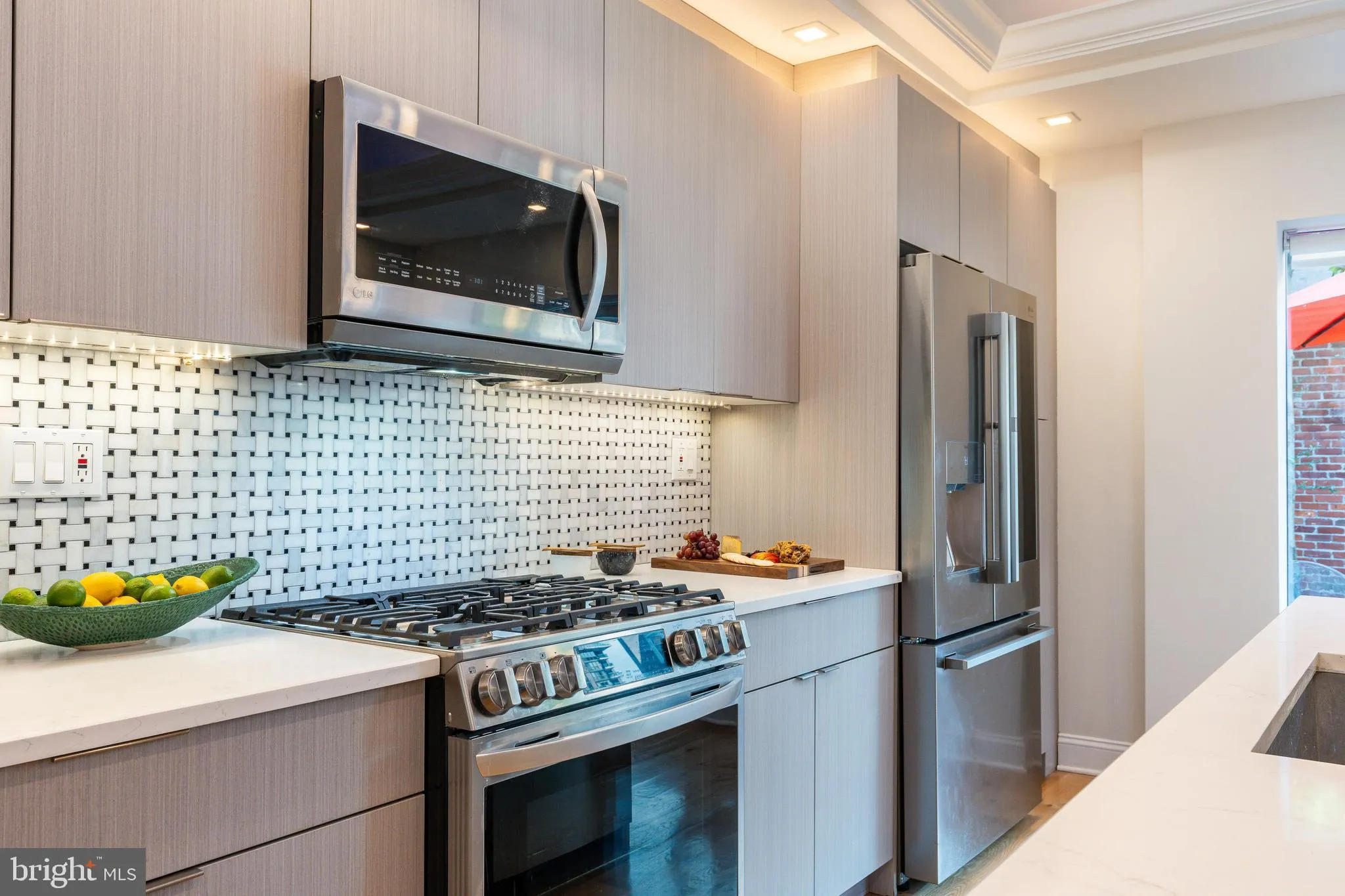 Philadelphia, Pennsylvania 19106, United States, 2 Bedrooms Bedrooms, ,3 BathroomsBathrooms,Residential,Pending,212247