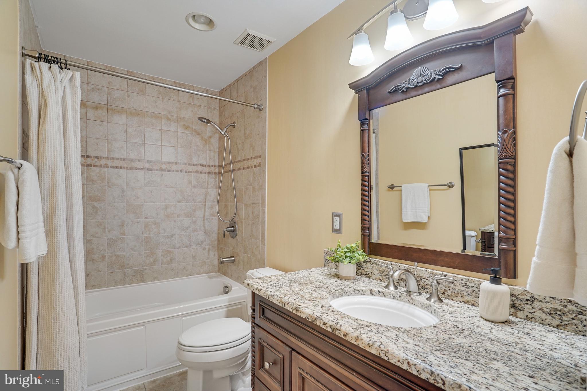 HIGHLAND OAKS - Residential