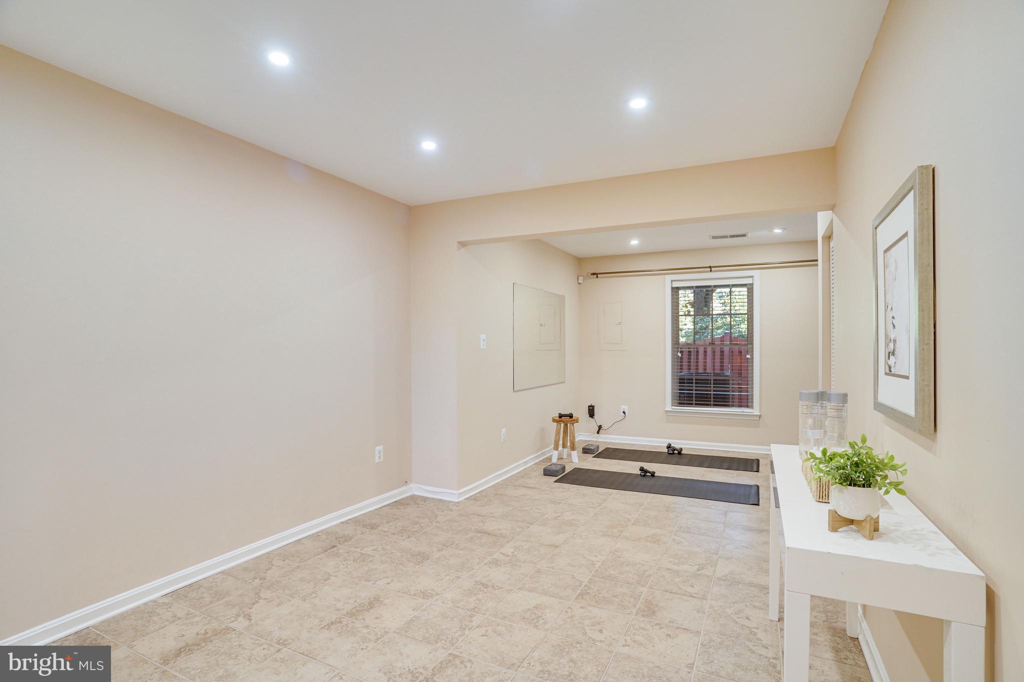 HIGHLAND OAKS - Residential