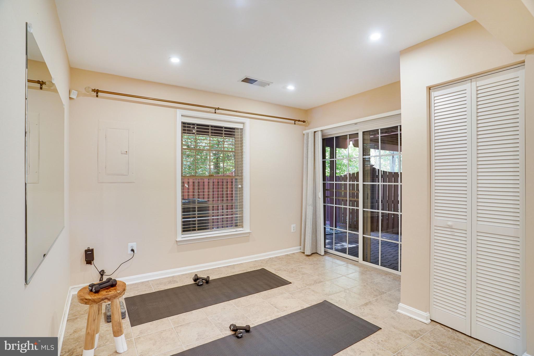 HIGHLAND OAKS - Residential