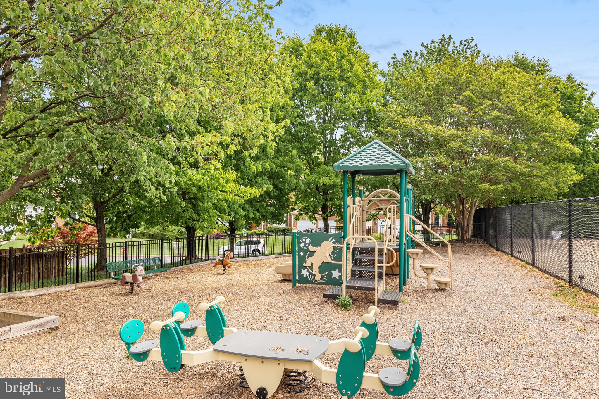 HIGHLAND OAKS - Residential