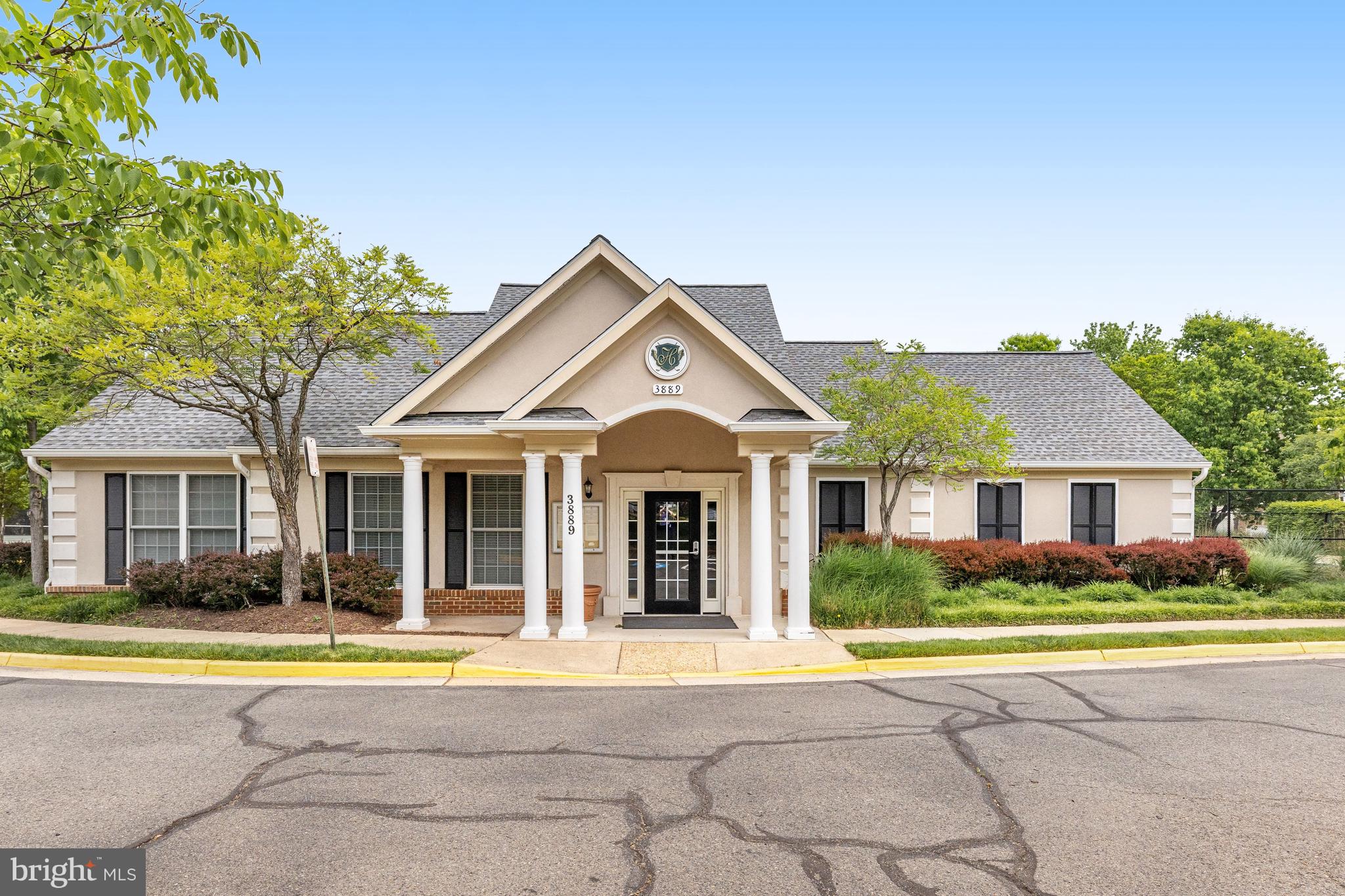 HIGHLAND OAKS - Residential