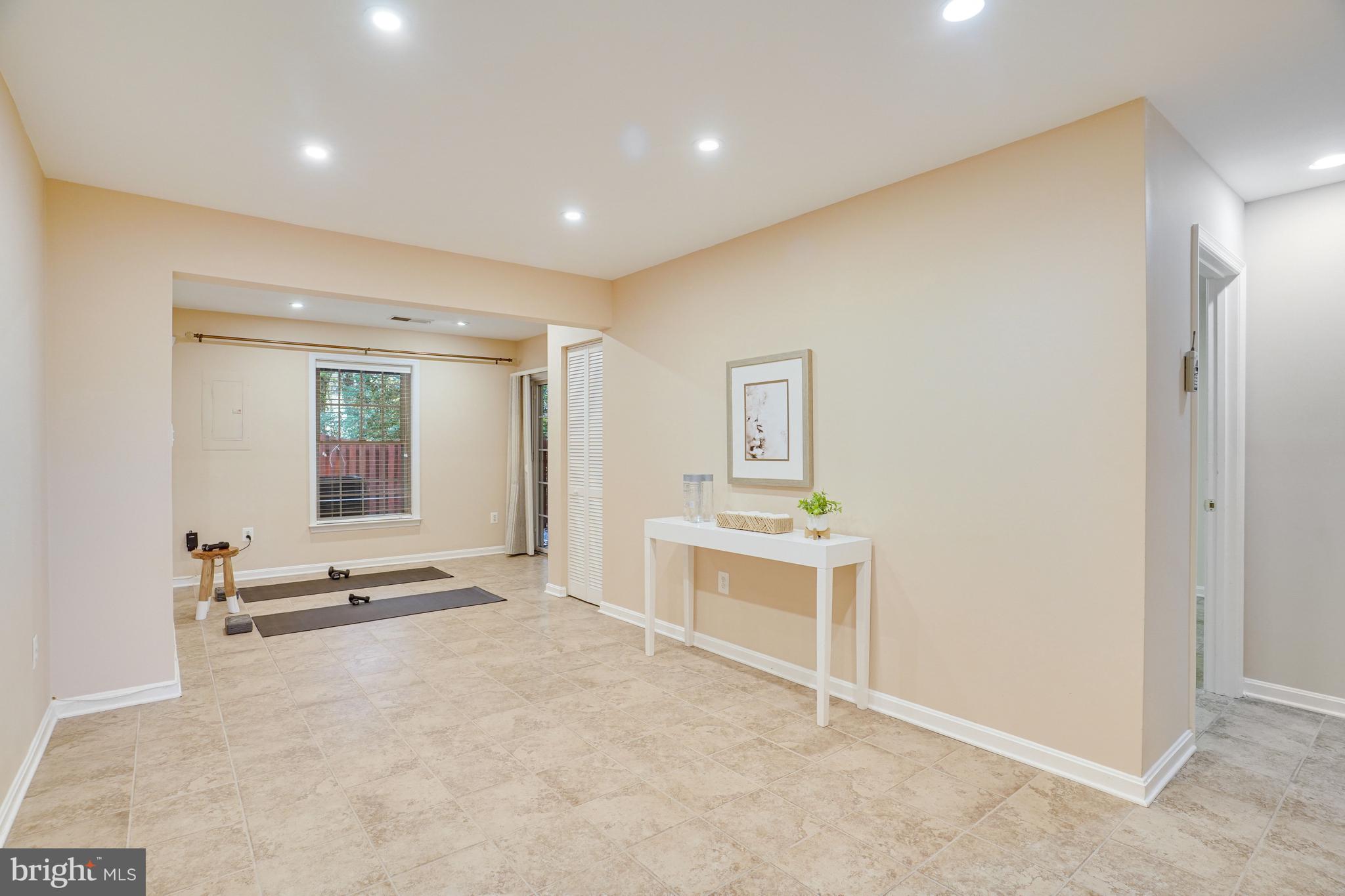 HIGHLAND OAKS - Residential