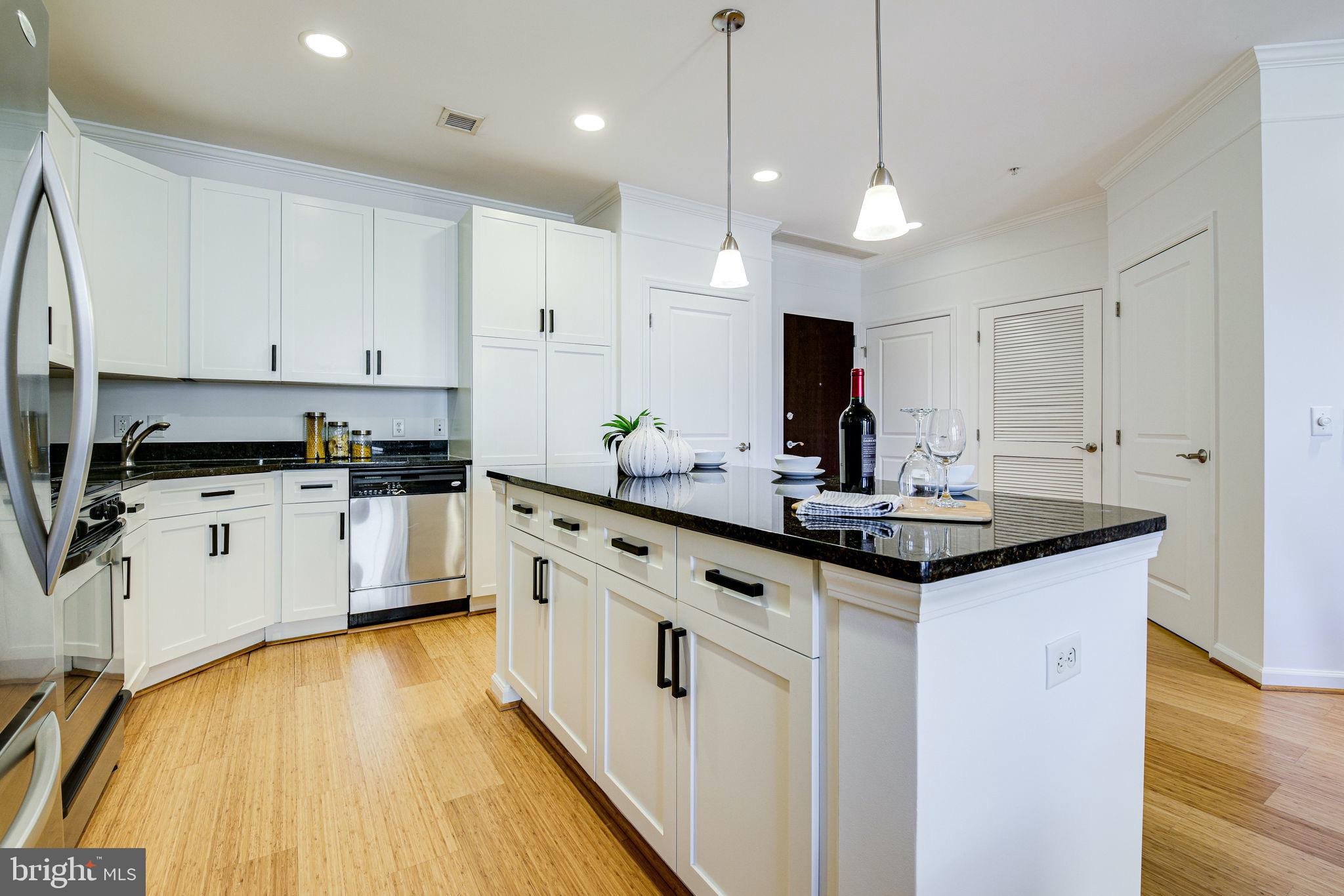 444 W BROAD STREET 523