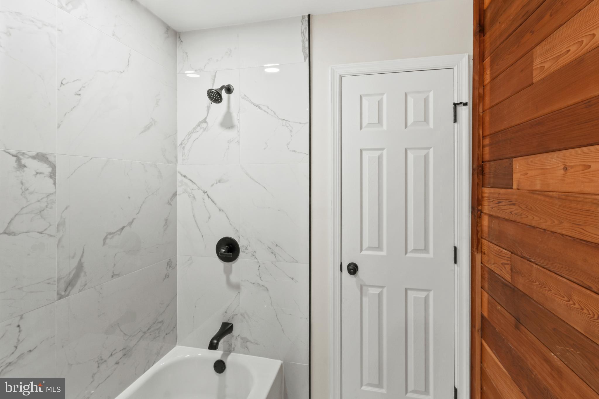 BEAVER DAM WOODS - Residential